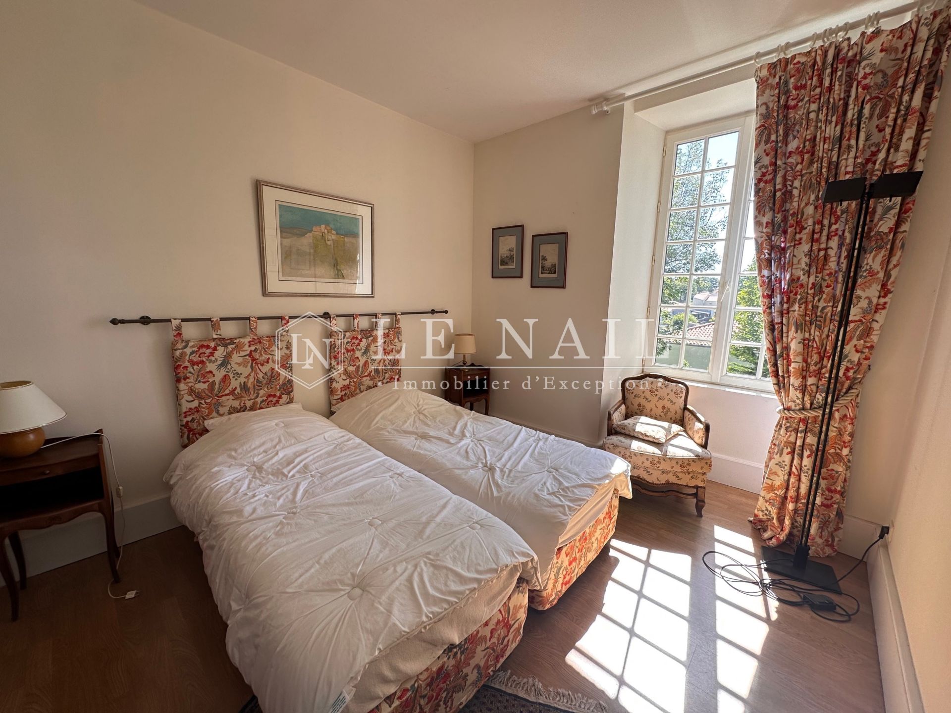 house 14 rooms for sale on LA ROCHE SUR YON (85000)