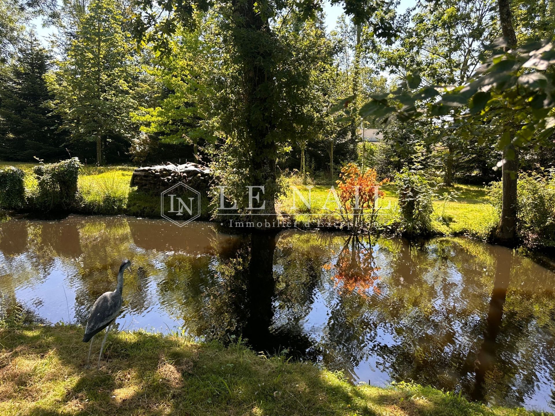 house 14 rooms for sale on LA ROCHE SUR YON (85000)