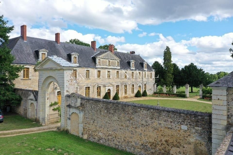 castle 21 rooms for sale on SABLE SUR SARTHE (72300)