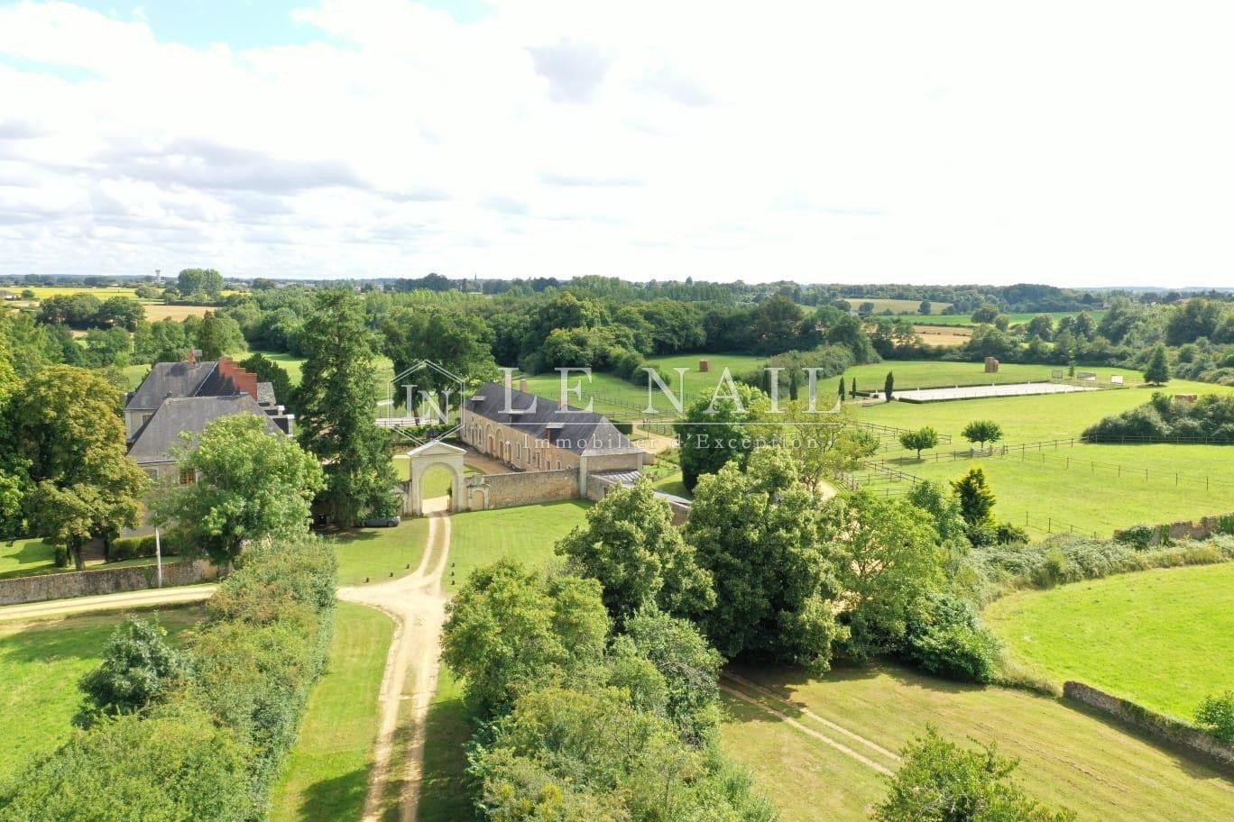 castle 21 rooms for sale on SABLE SUR SARTHE (72300)