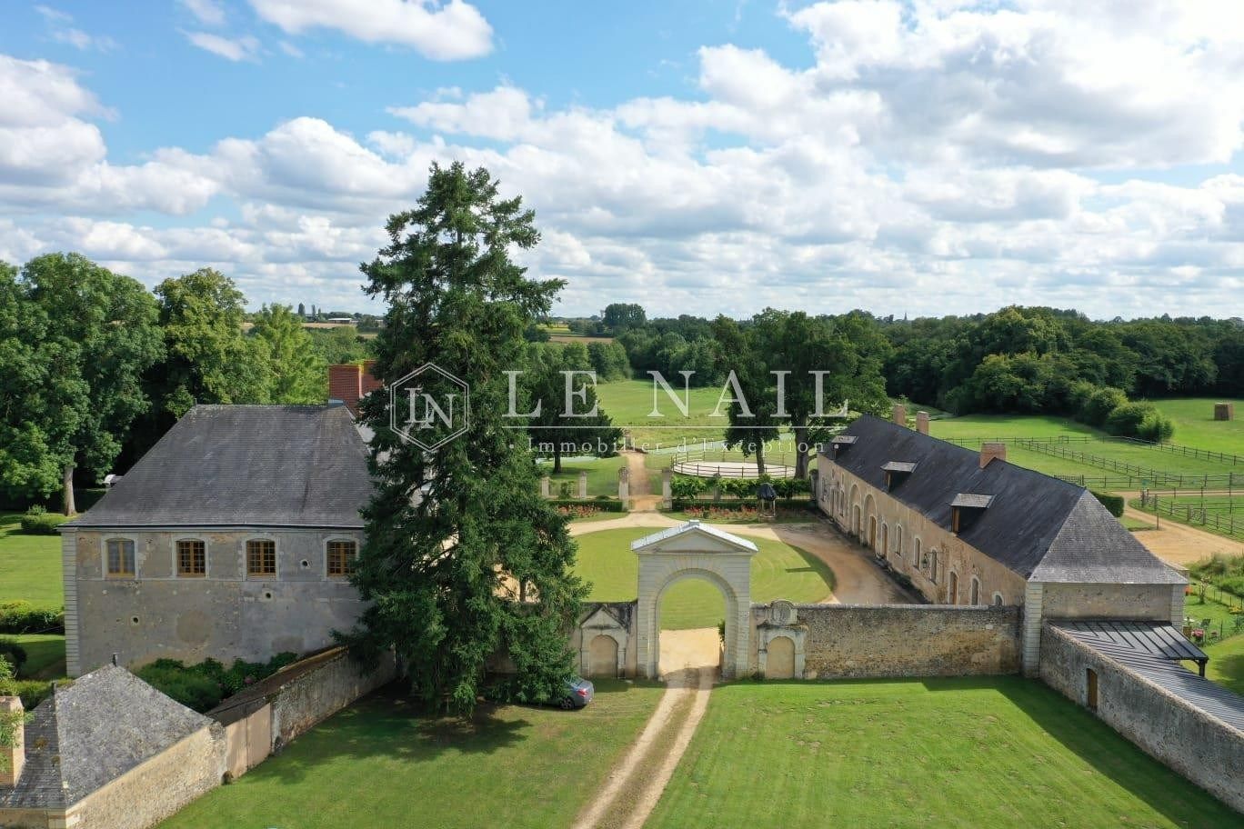 castle 21 rooms for sale on SABLE SUR SARTHE (72300)