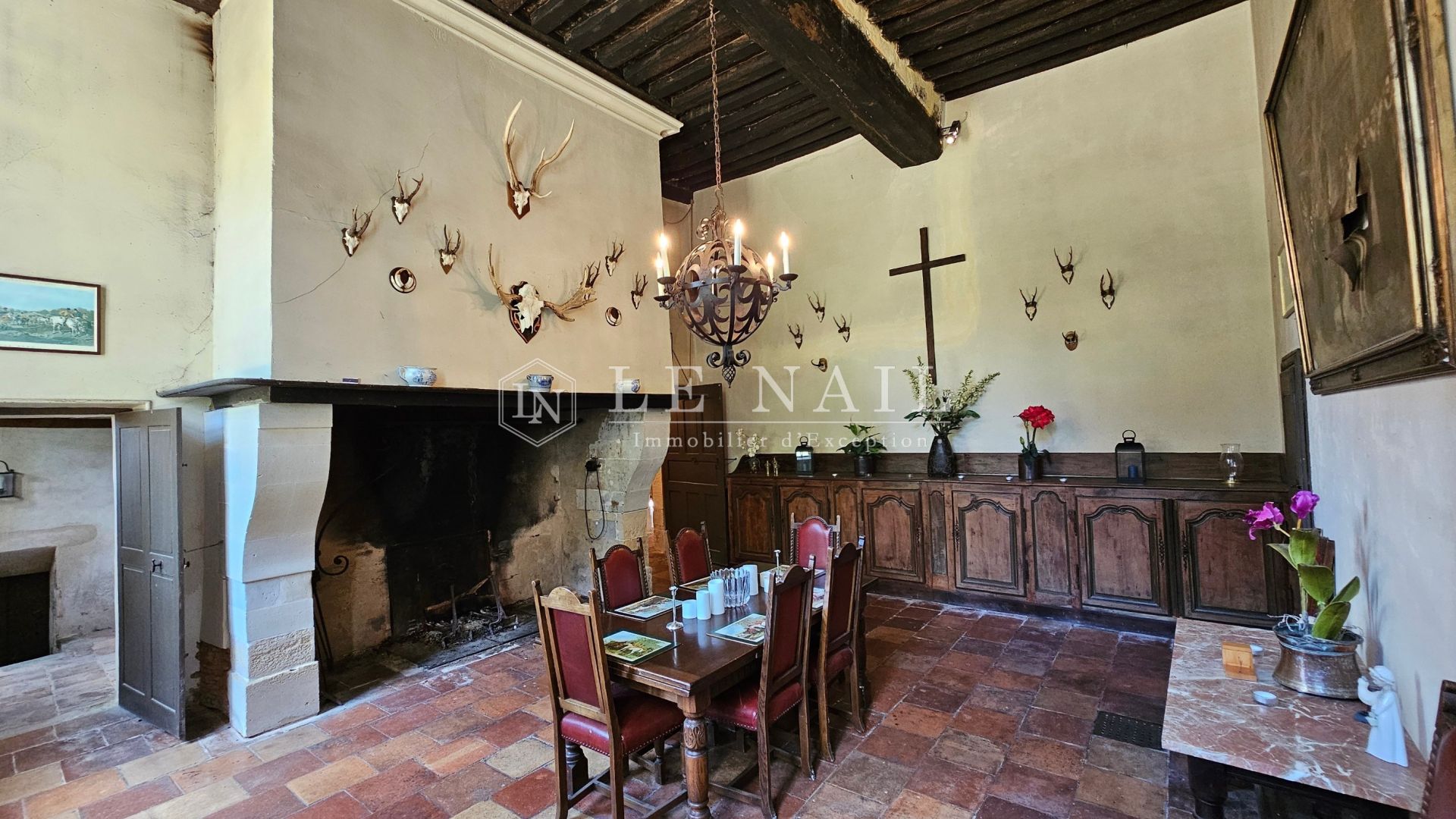 castle 21 rooms for sale on SABLE SUR SARTHE (72300)