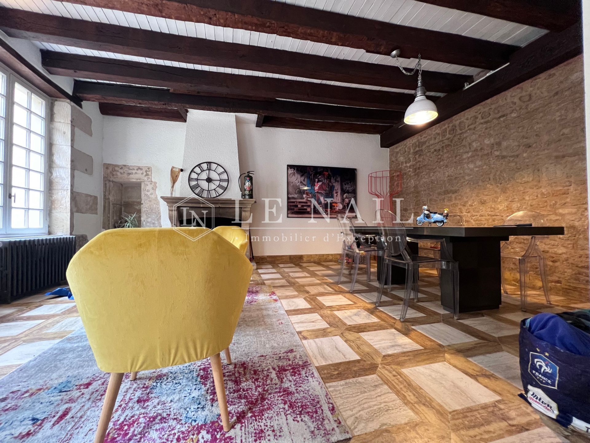 townhouse 12 rooms for sale on POITIERS (86000)