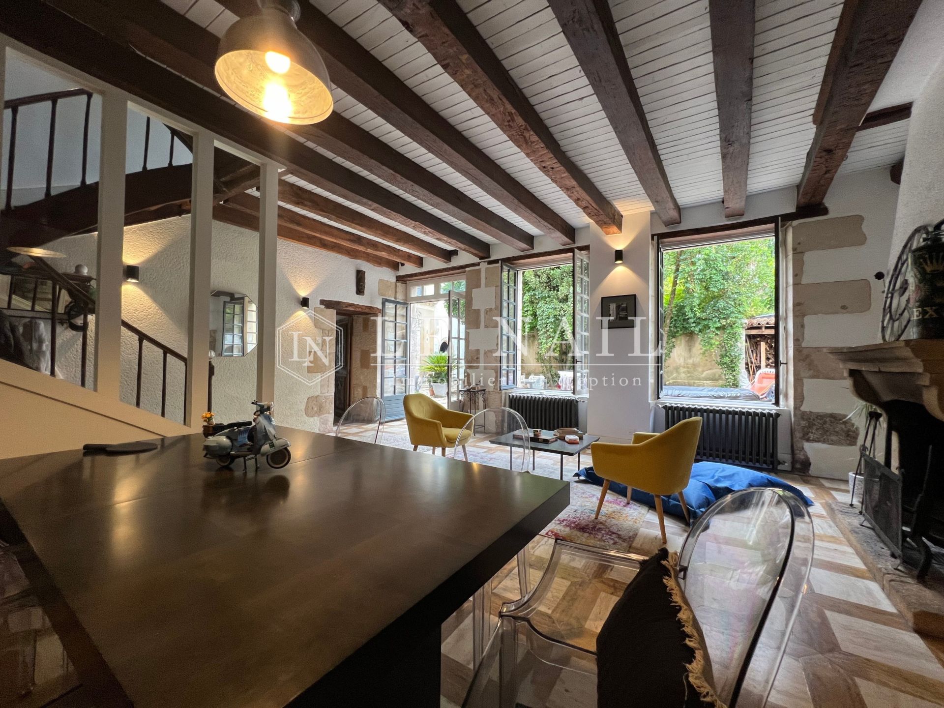 townhouse 12 rooms for sale on POITIERS (86000)