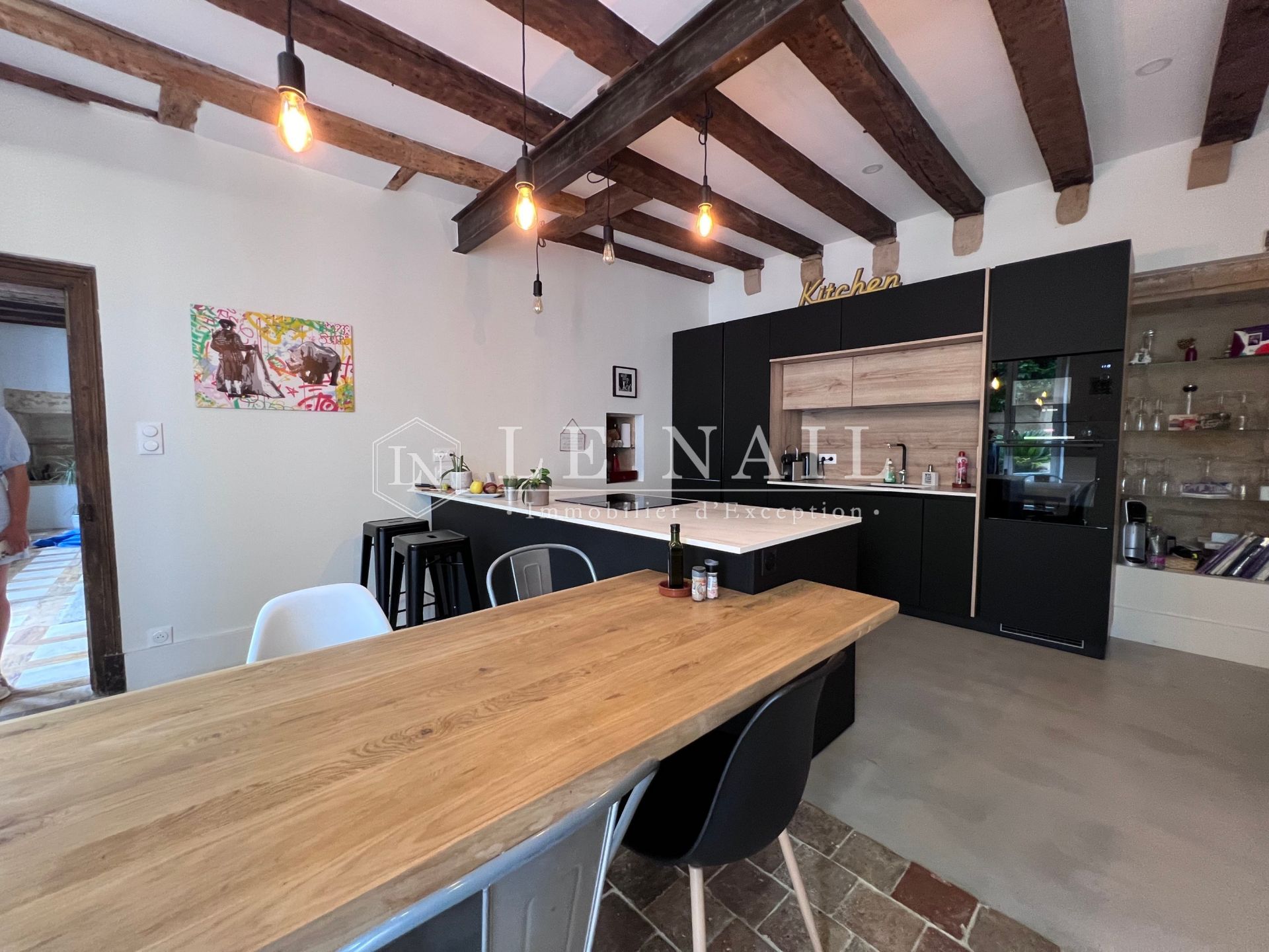 townhouse 12 rooms for sale on POITIERS (86000)