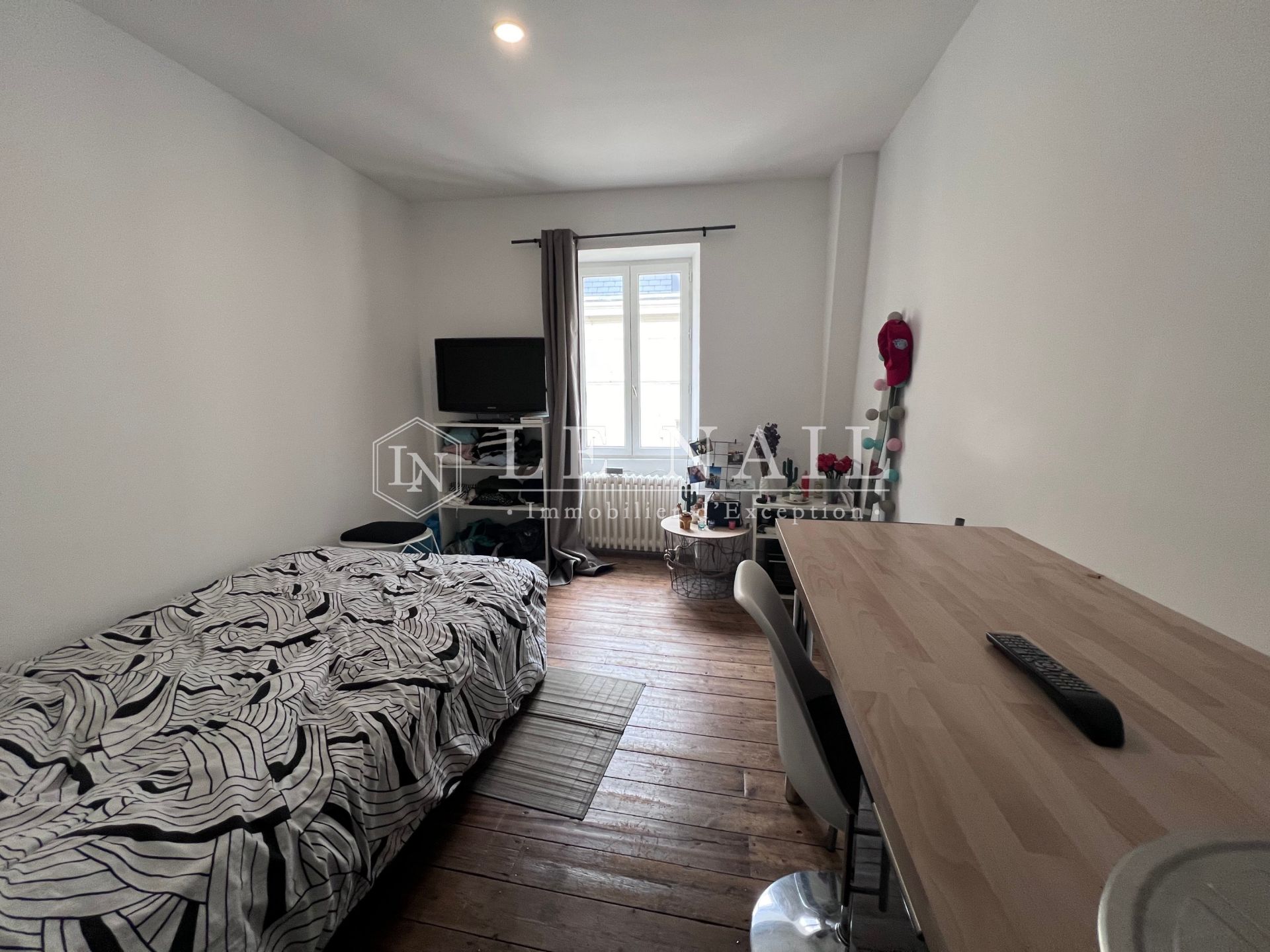 townhouse 12 rooms for sale on POITIERS (86000)