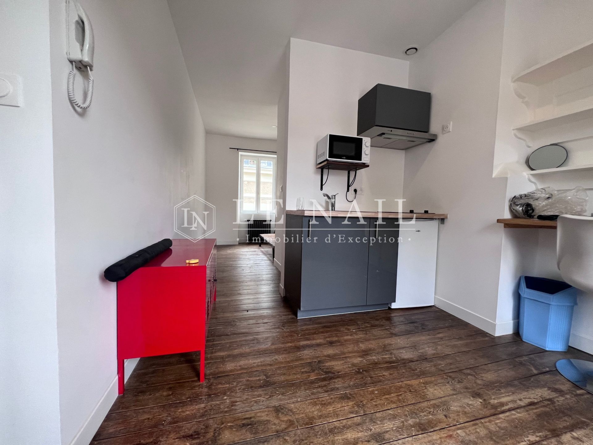 townhouse 12 rooms for sale on POITIERS (86000)