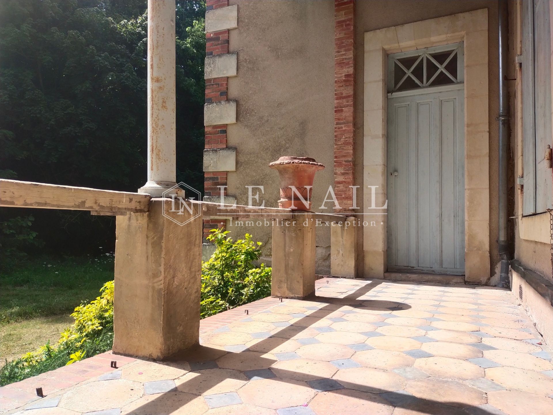 castle 12 rooms for sale on ANGERS (49000)