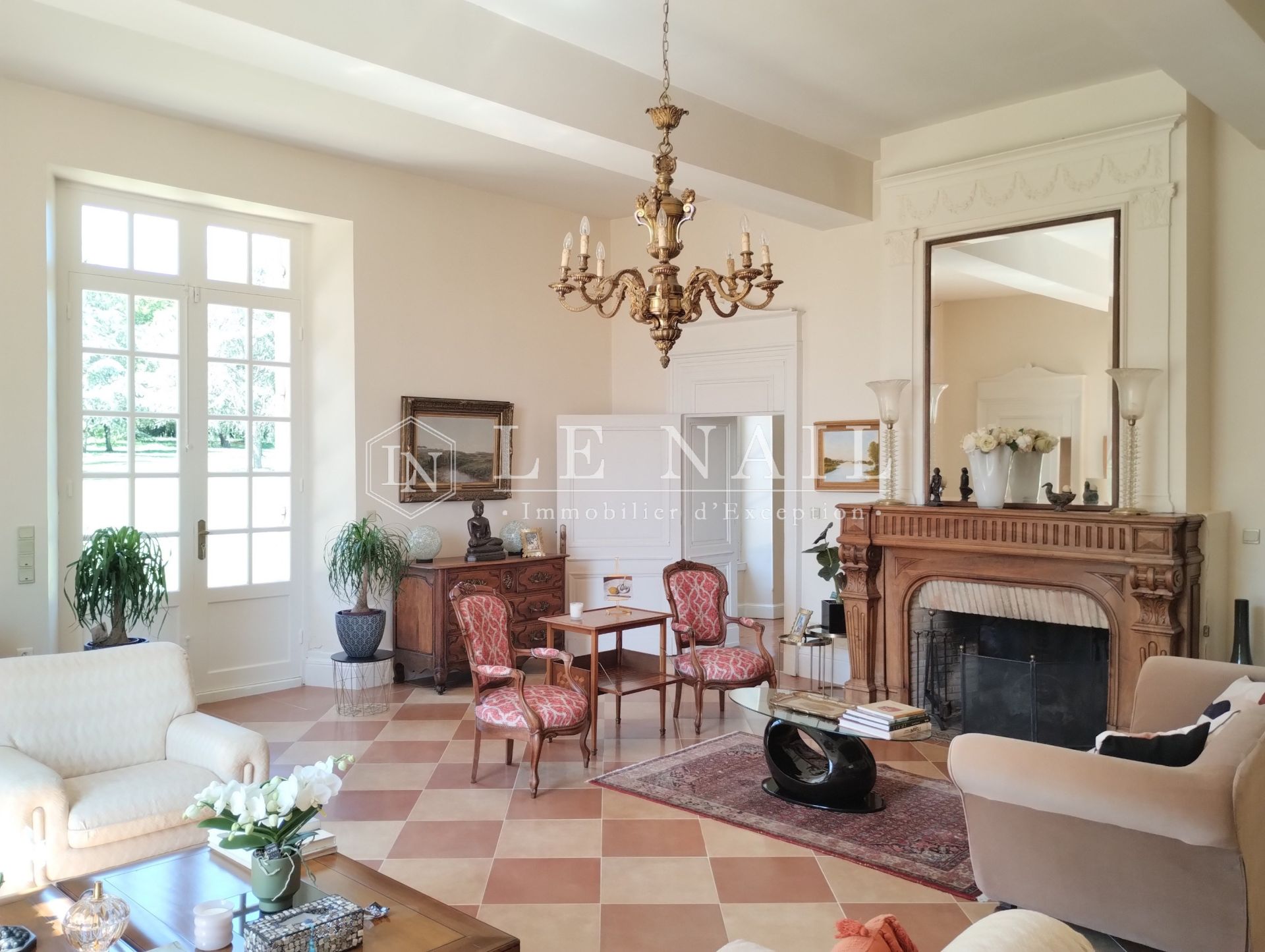 property 25 rooms for sale on BORDEAUX (33000)