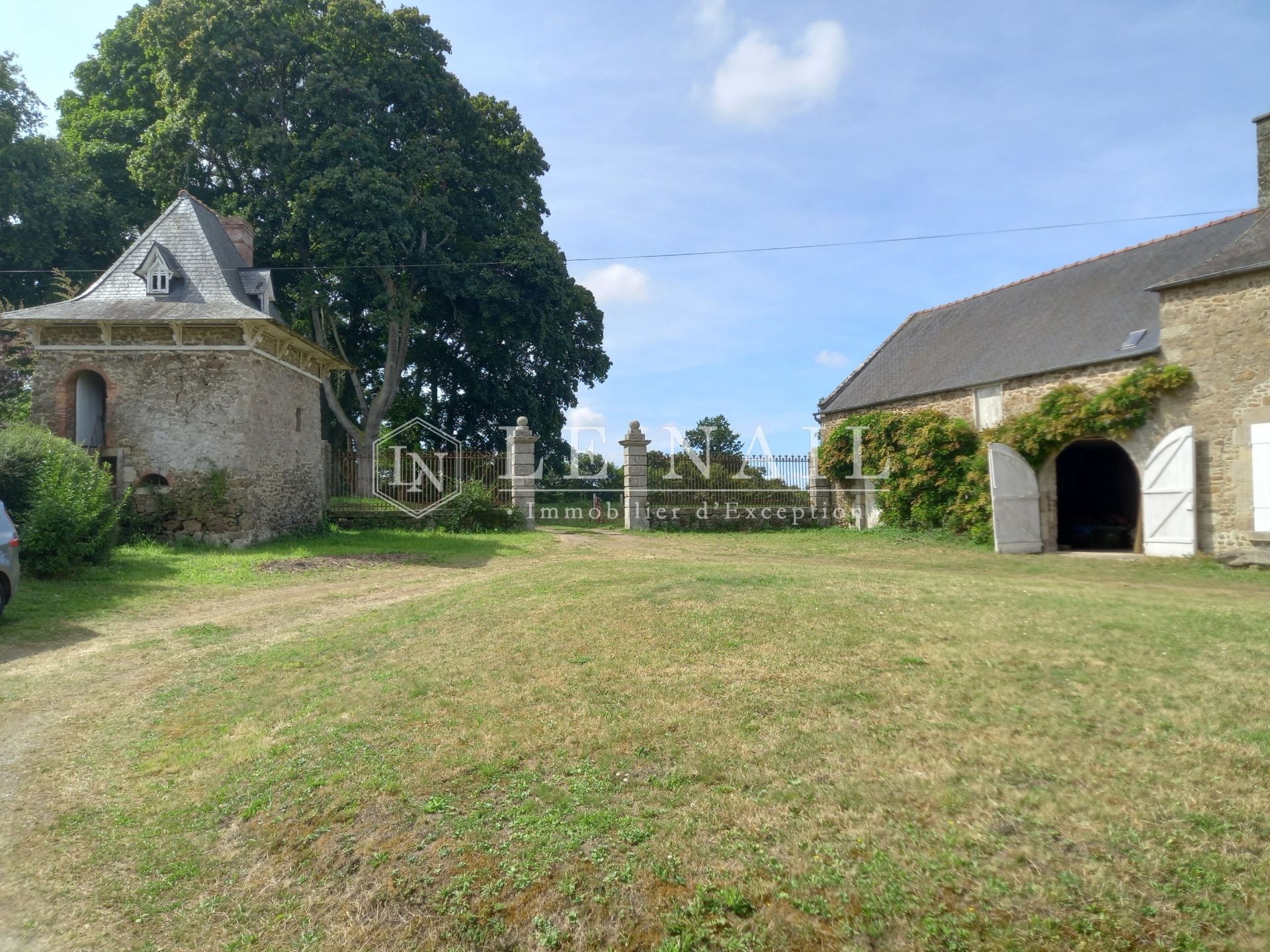 manoir 15 pièces en vente à PLANCOET (22130)