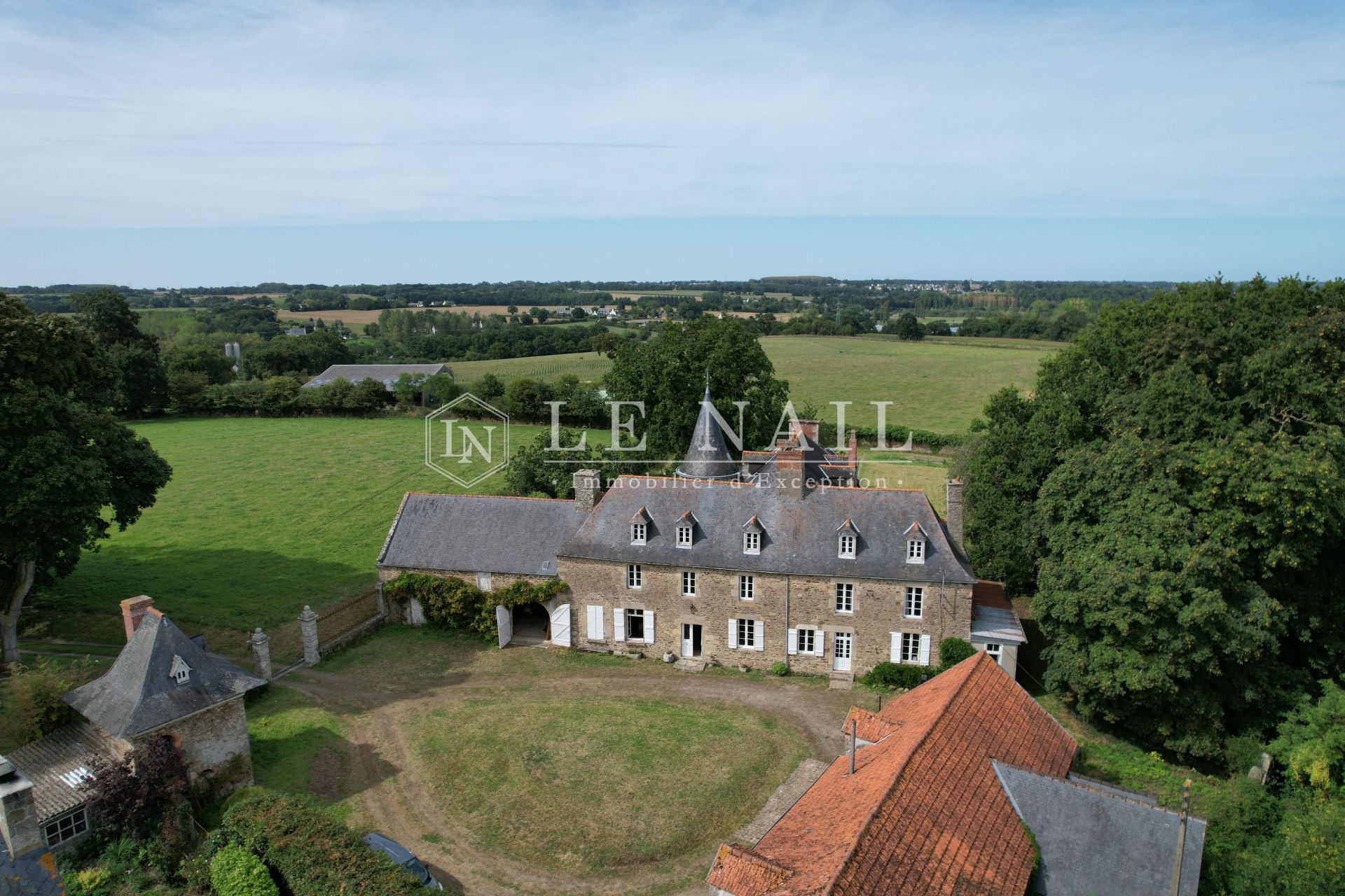 manoir 15 pièces en vente à PLANCOET (22130)