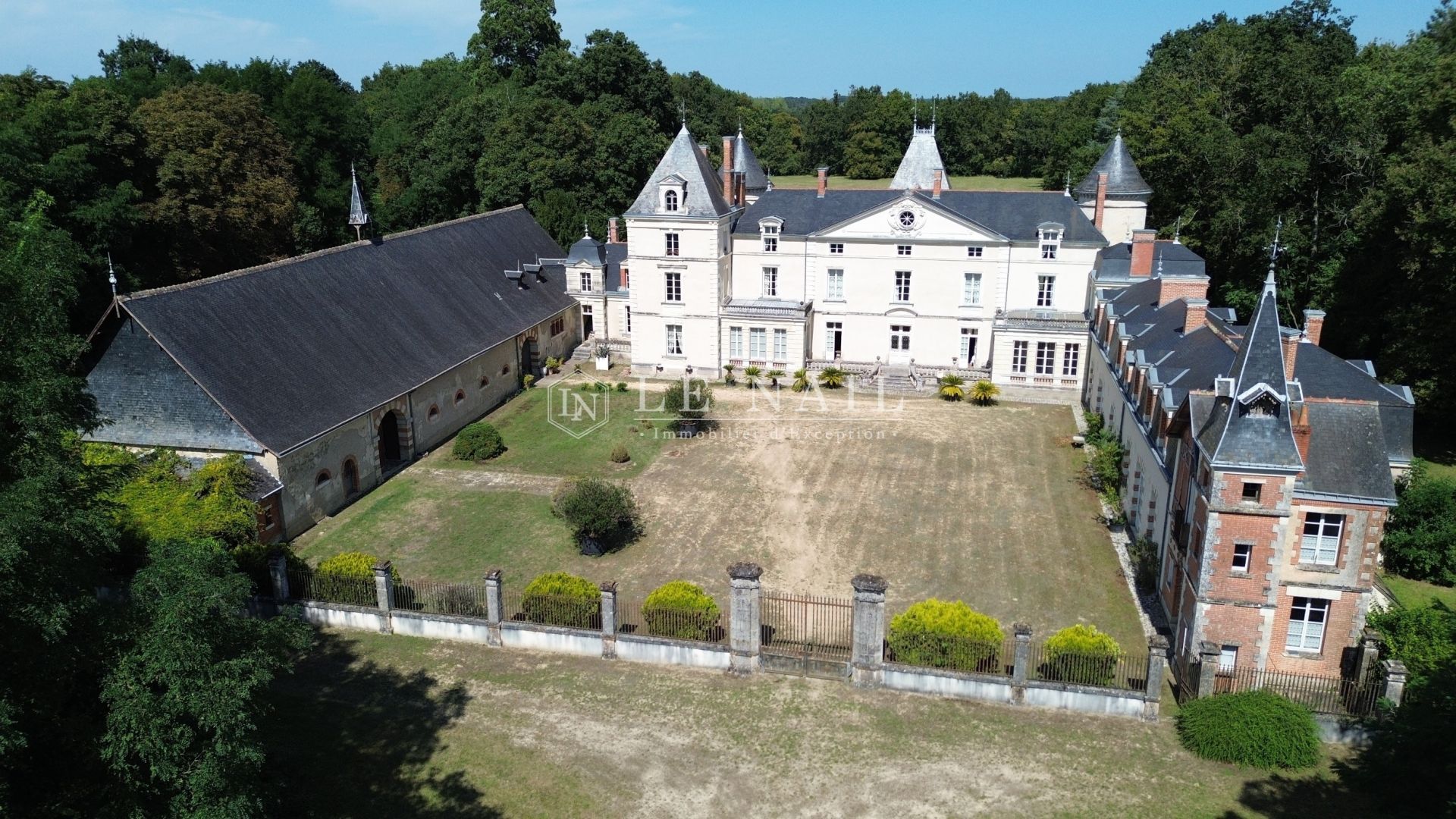 château 35 pièces en vente à TOURS (37000)