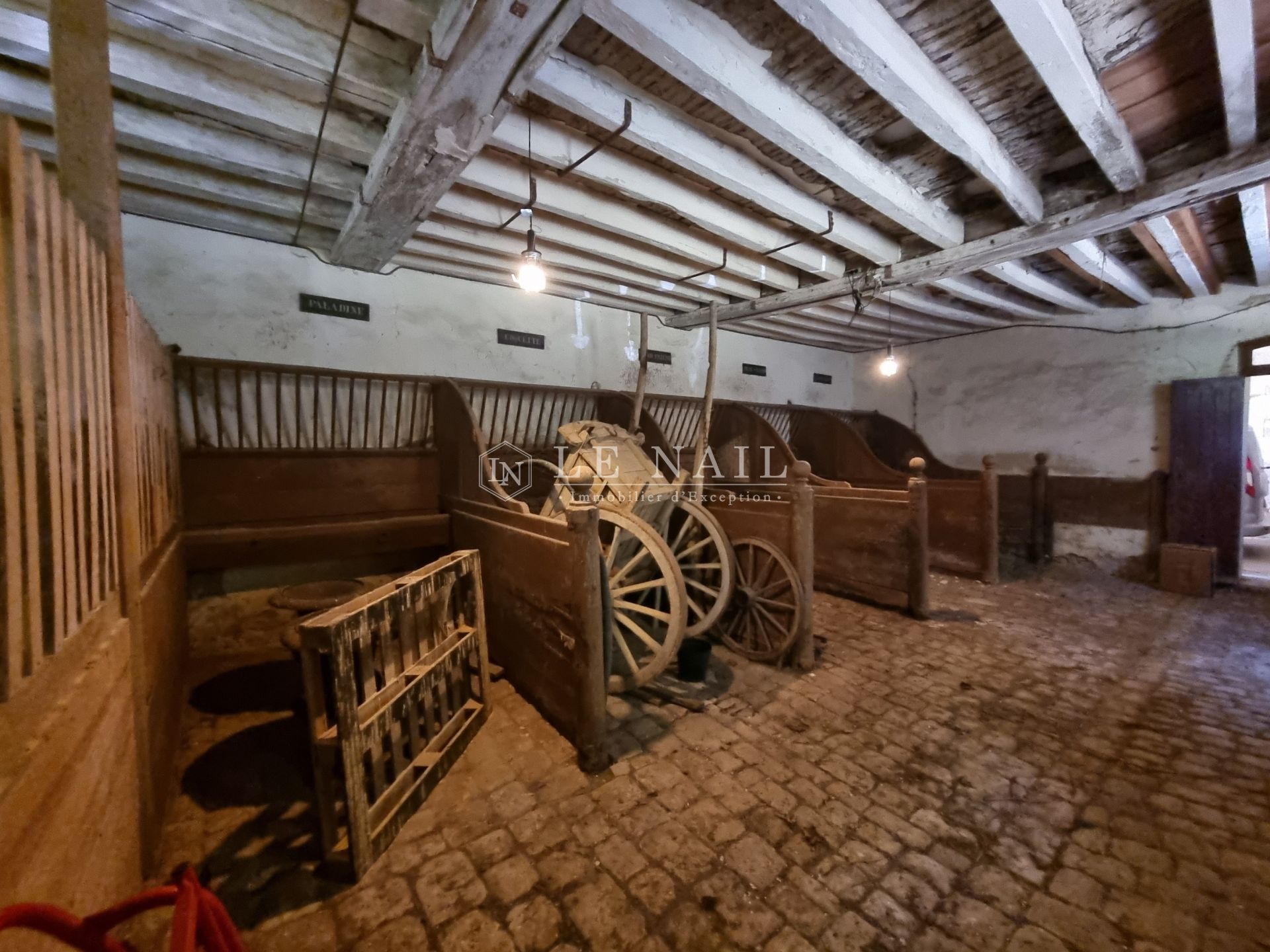 château 35 pièces en vente à TOURS (37000)