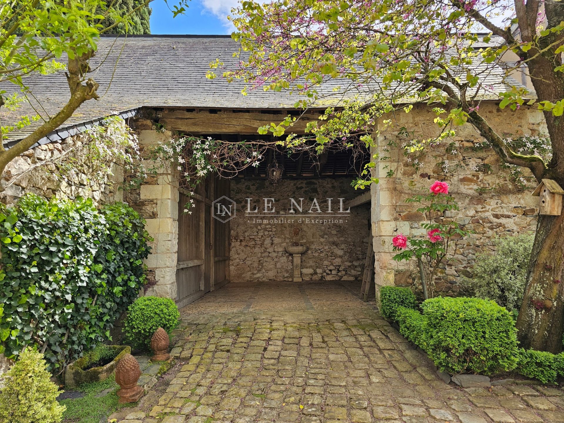 property 6 rooms for sale on ANGERS (49000)