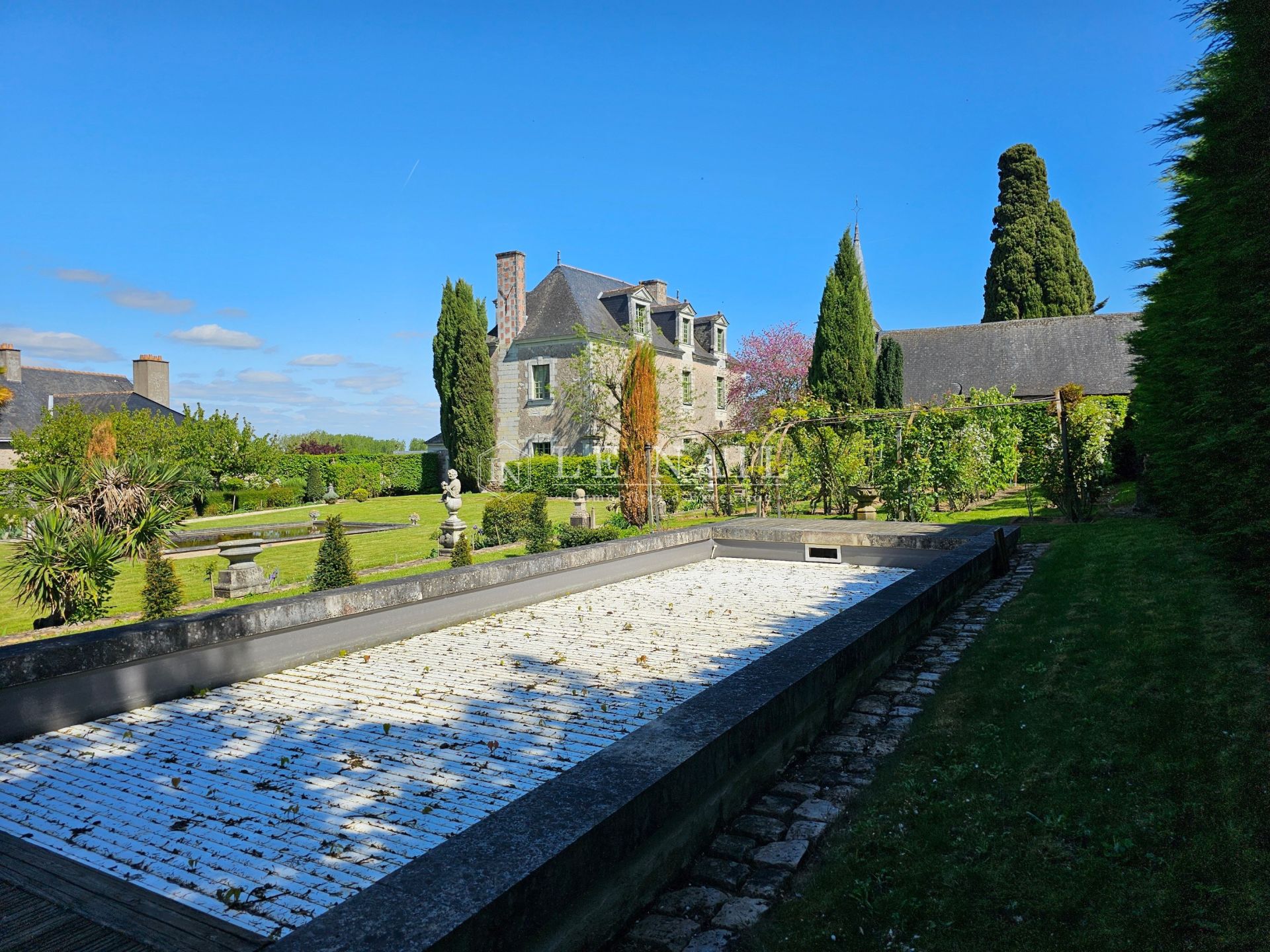 property 6 rooms for sale on ANGERS (49000)
