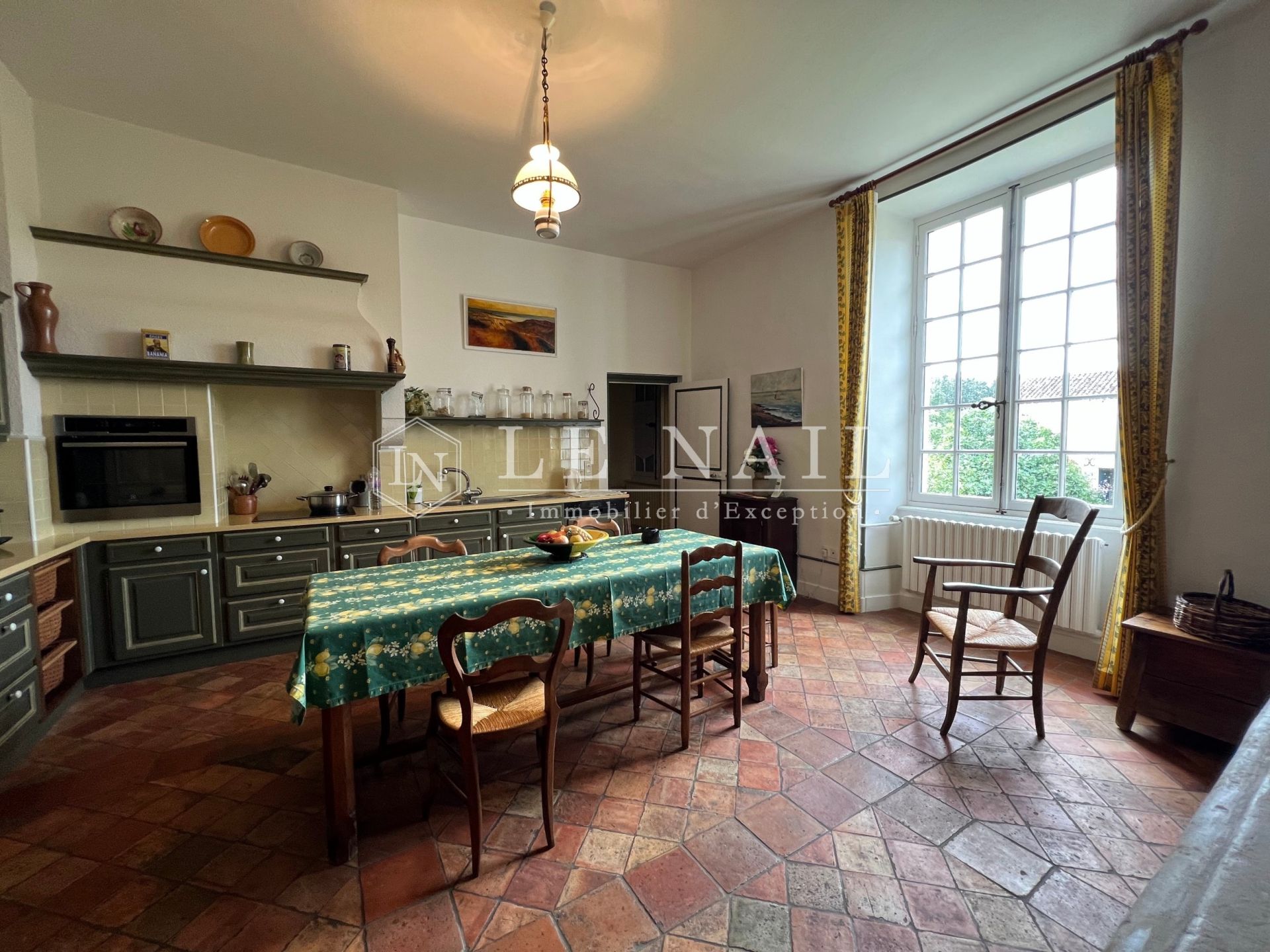 property 7 rooms for sale on POITIERS (86000)