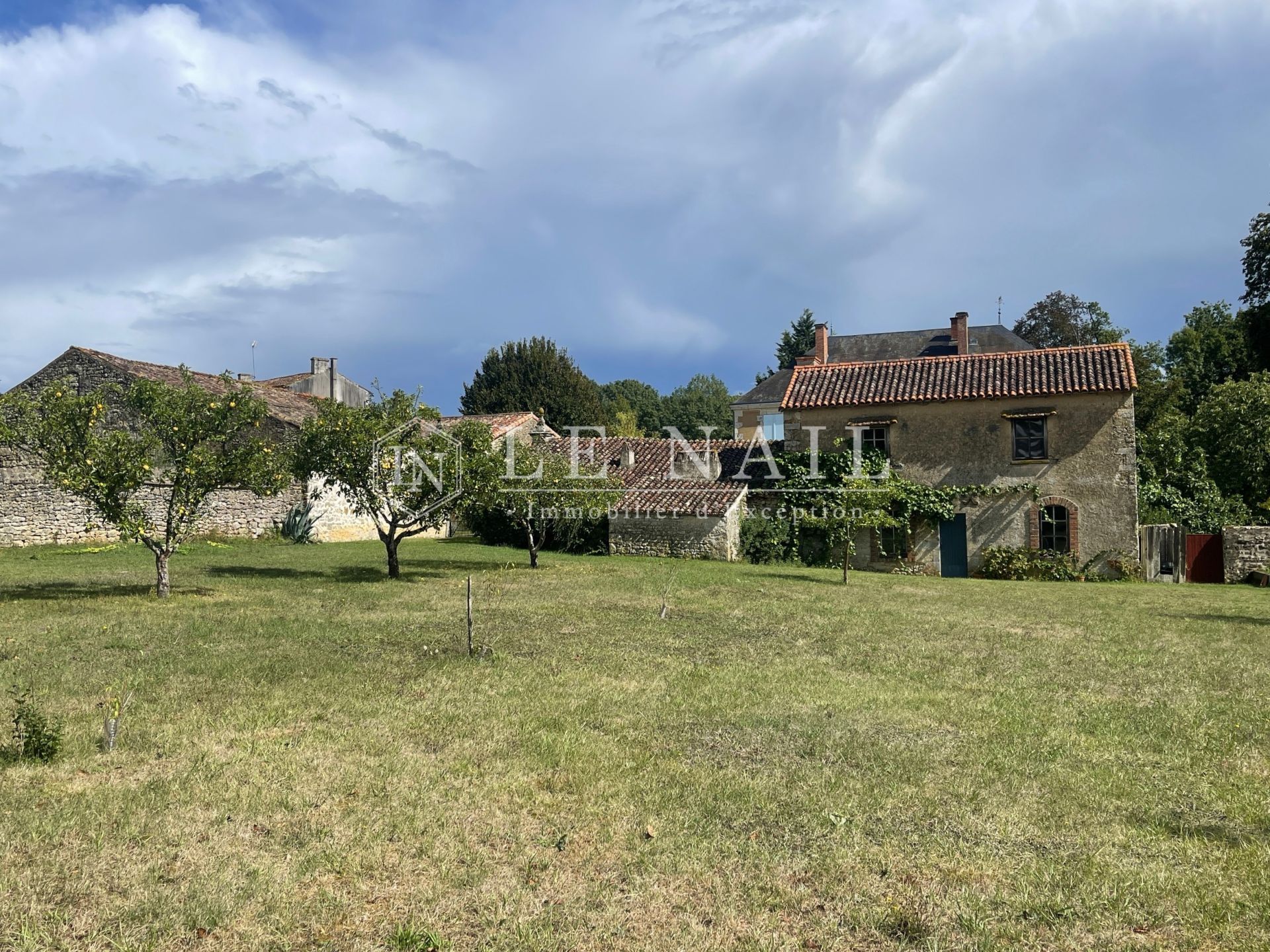 property 7 rooms for sale on POITIERS (86000)