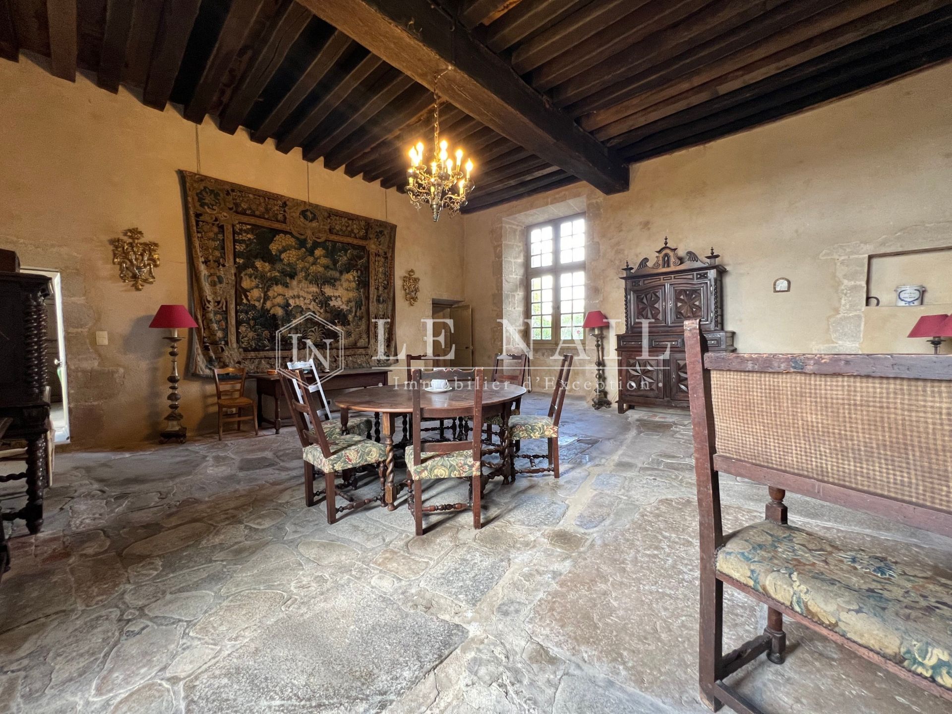 castle 12 rooms for sale on PARTHENAY (79200)