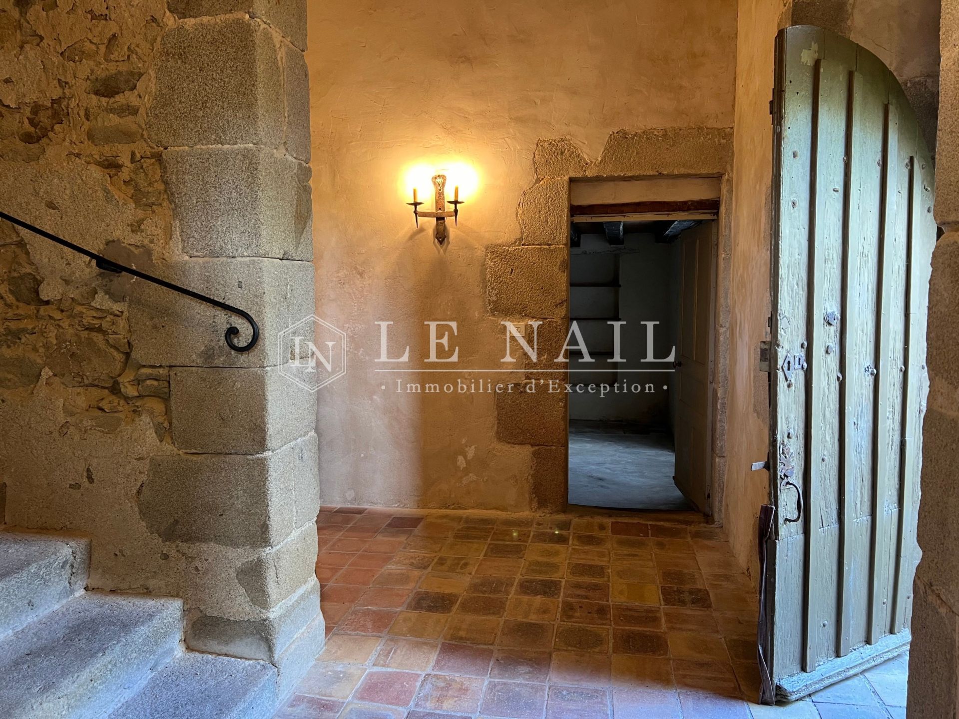 castle 12 rooms for sale on PARTHENAY (79200)