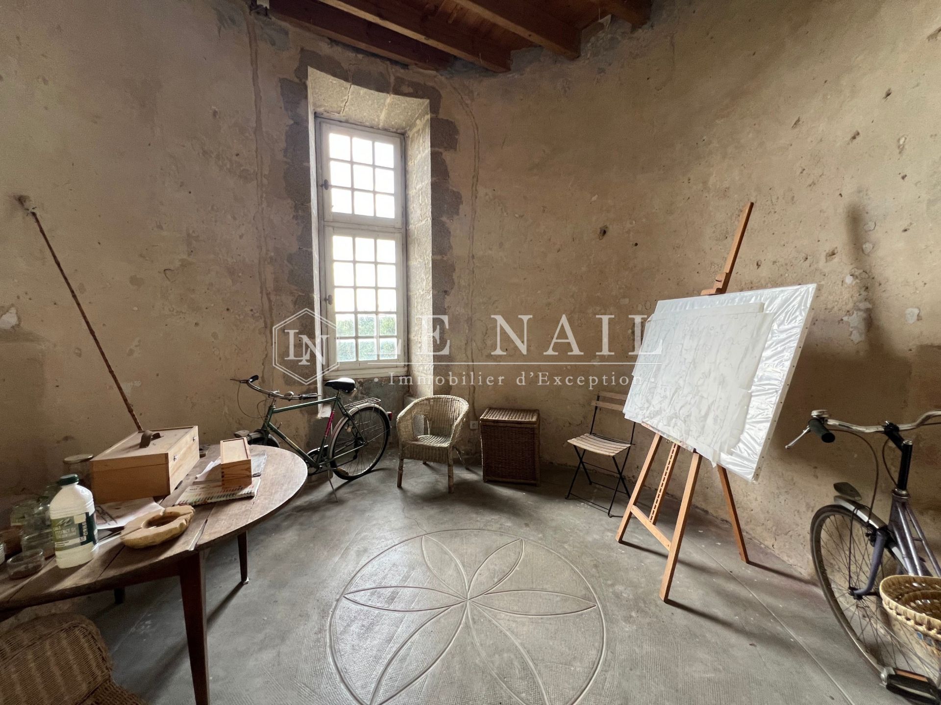 castle 12 rooms for sale on PARTHENAY (79200)