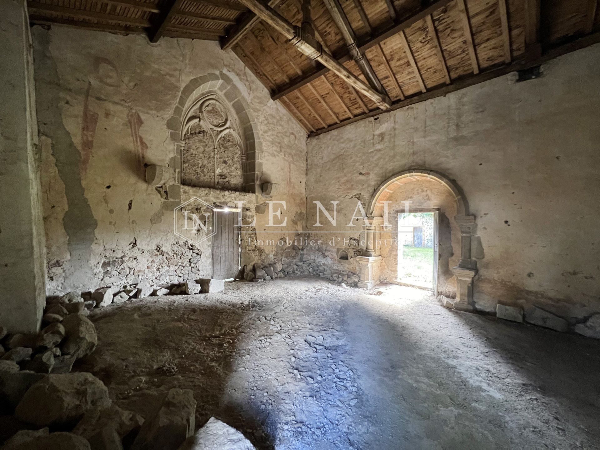 castle 12 rooms for sale on PARTHENAY (79200)