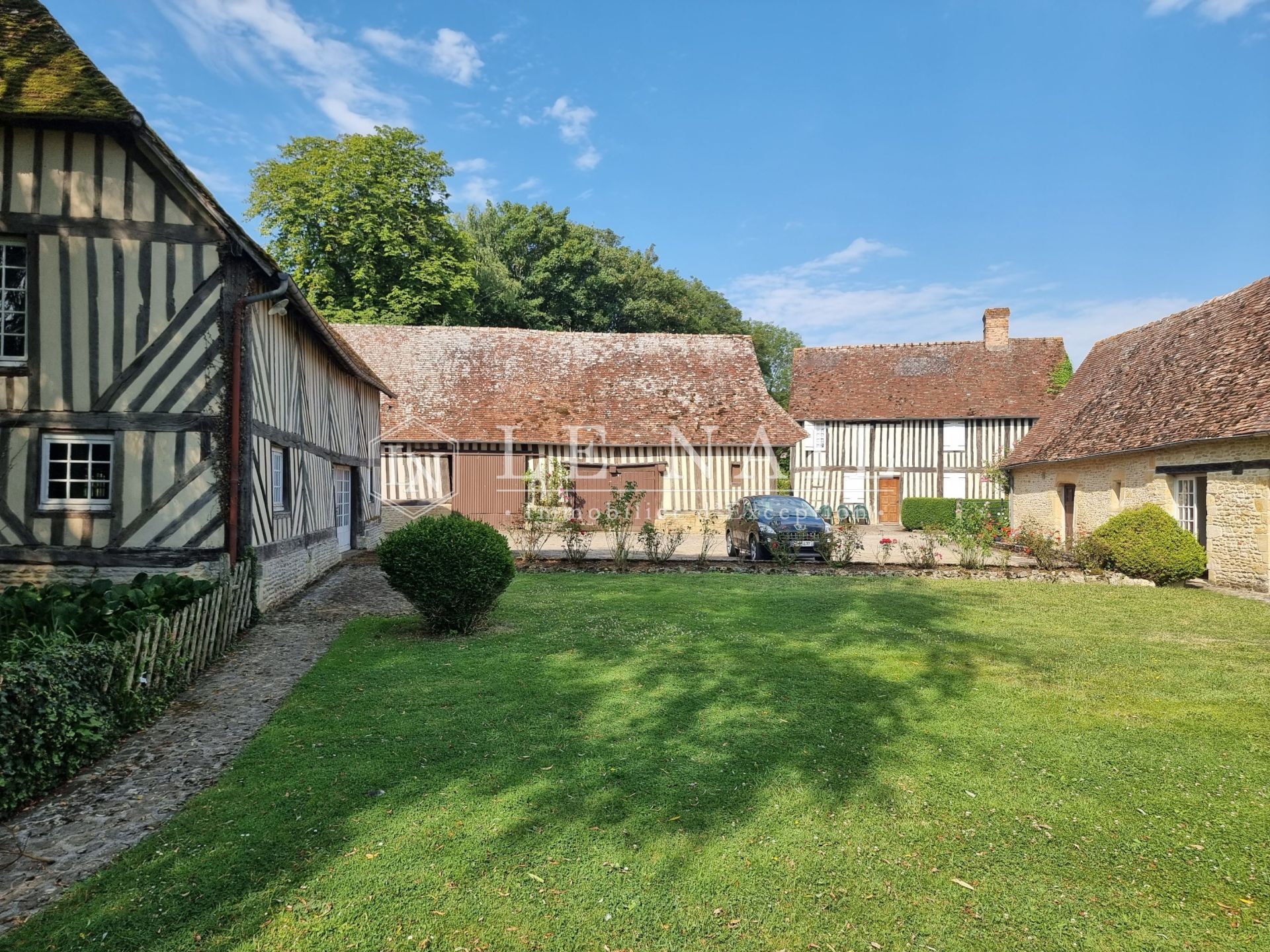 manoir 8 pièces en vente à ST PIERRE SUR DIVES (14170)