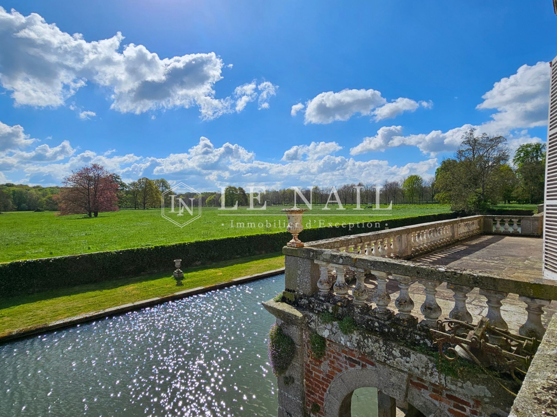 castle 35 rooms for sale on ALENCON (61000)