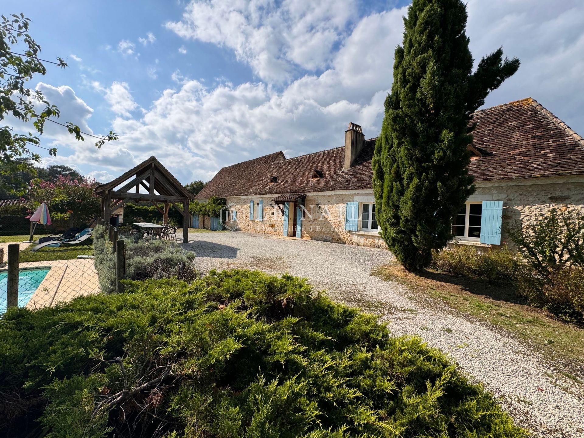 long house 7 rooms for sale on BERGERAC (24100)