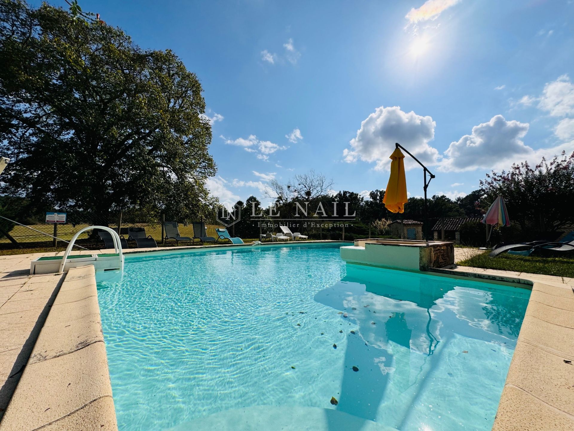 long house 7 rooms for sale on BERGERAC (24100)