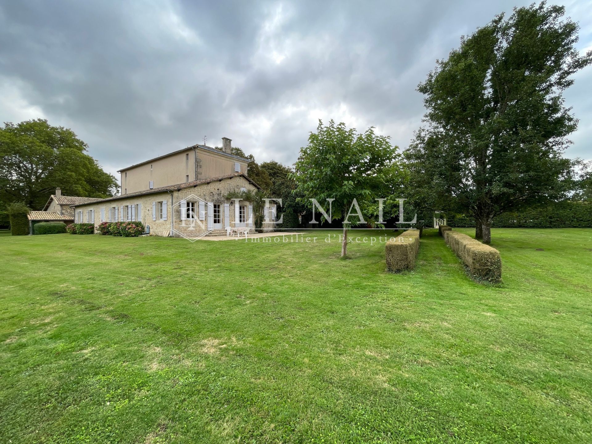 propriété 14 pièces en vente à NIORT (79000)