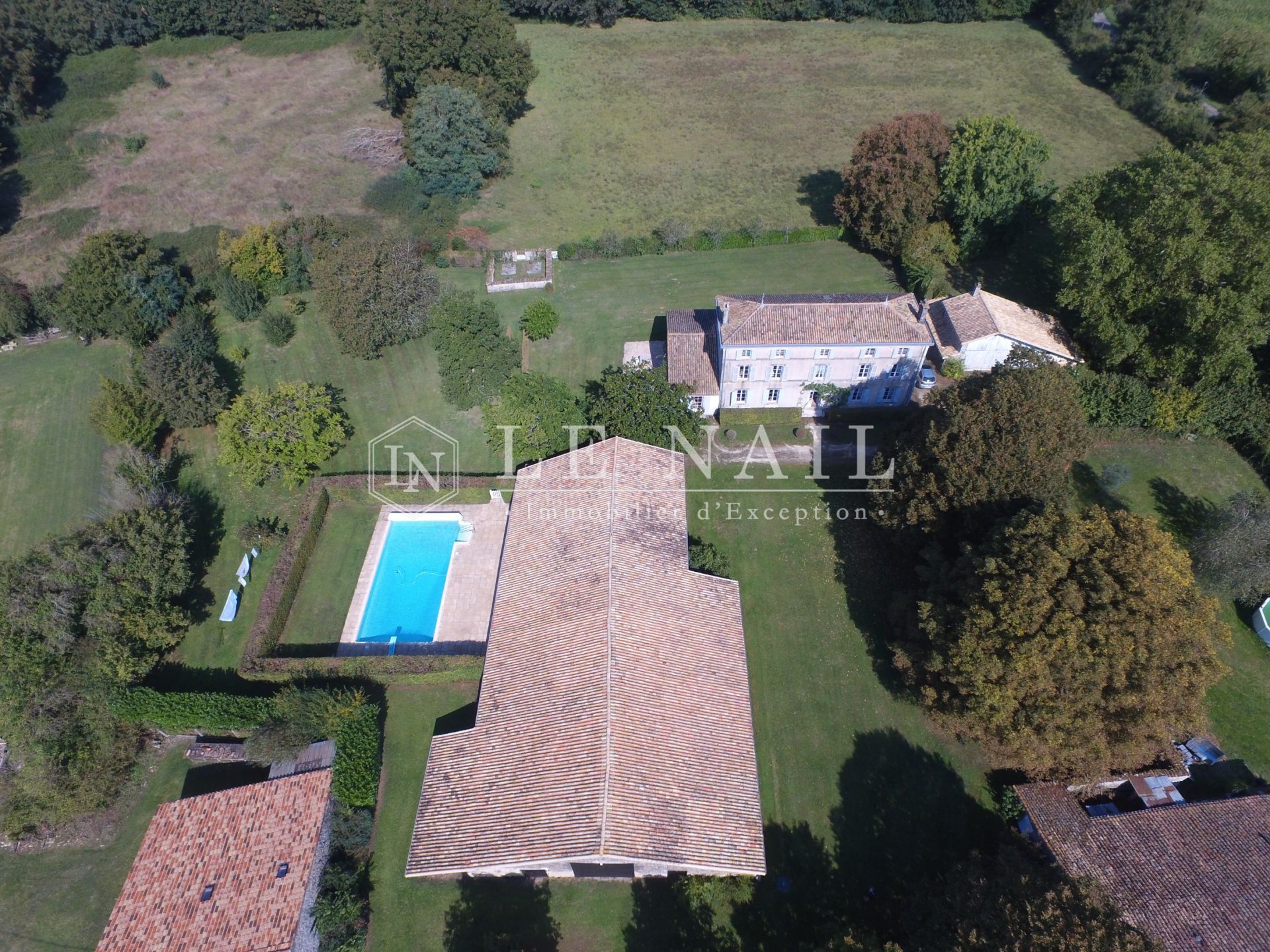 propriété 14 pièces en vente à NIORT (79000)