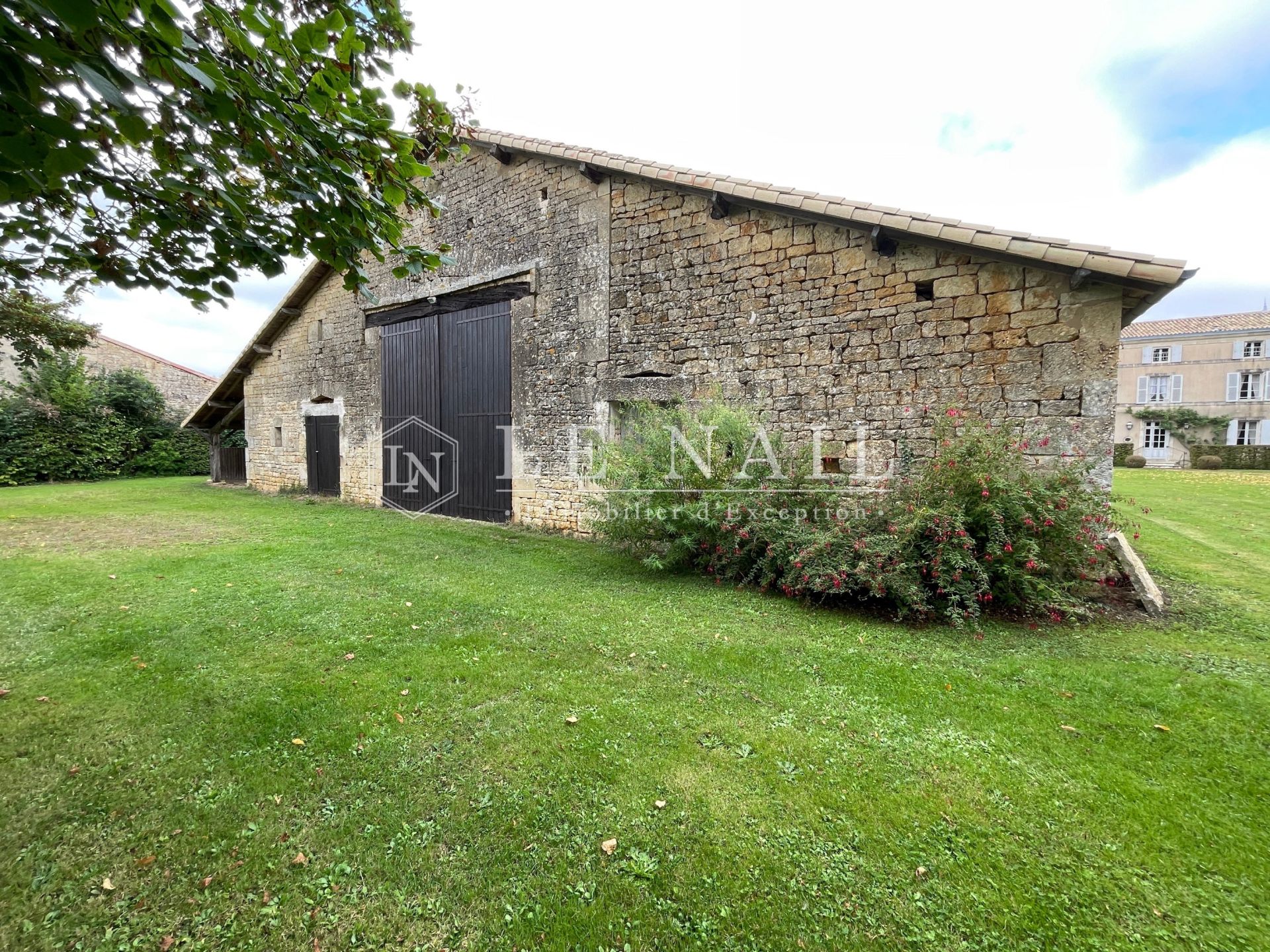 propriété 14 pièces en vente à NIORT (79000)