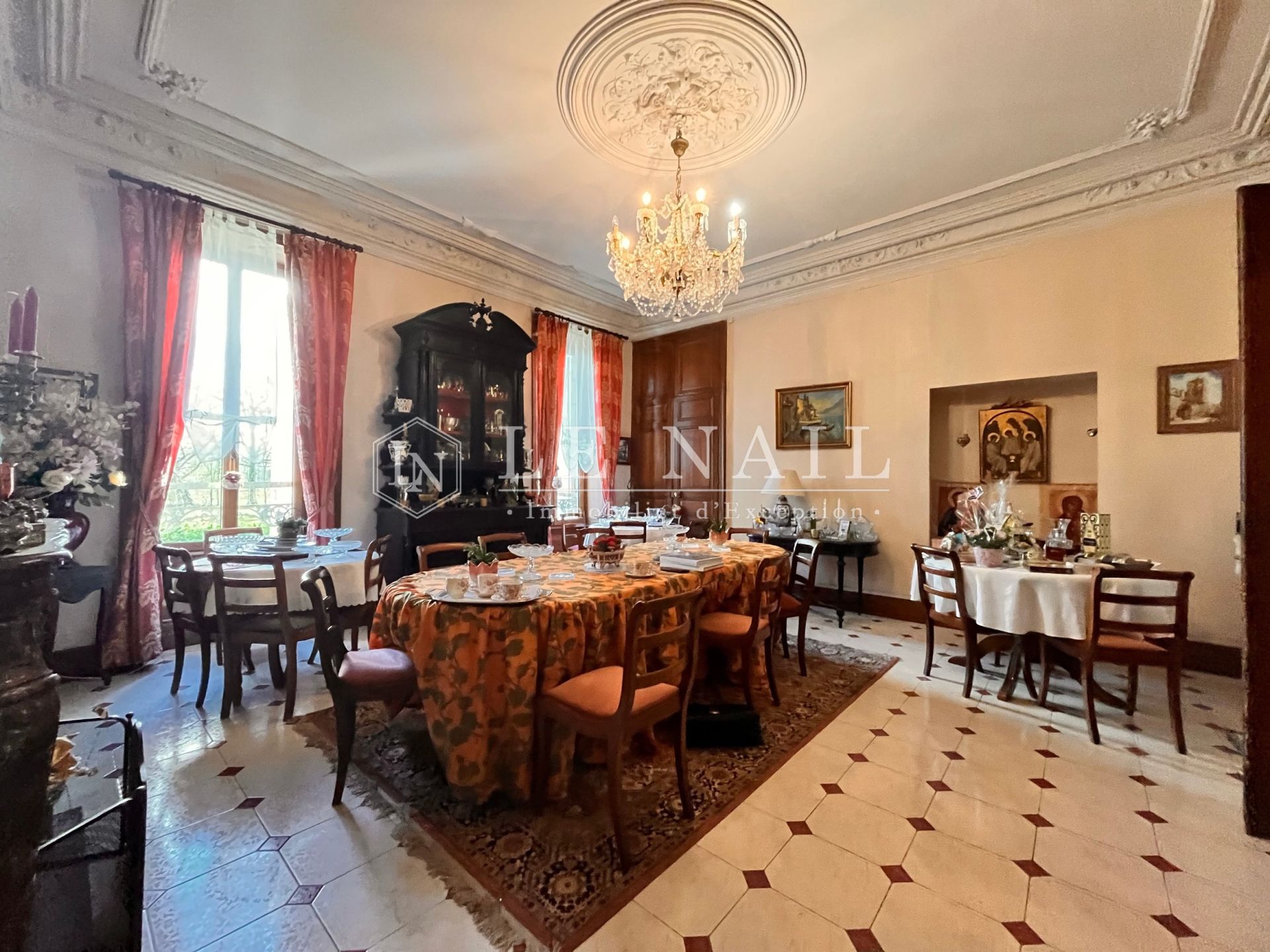 castle 15 rooms for sale on LA ROCHE SUR YON (85000)