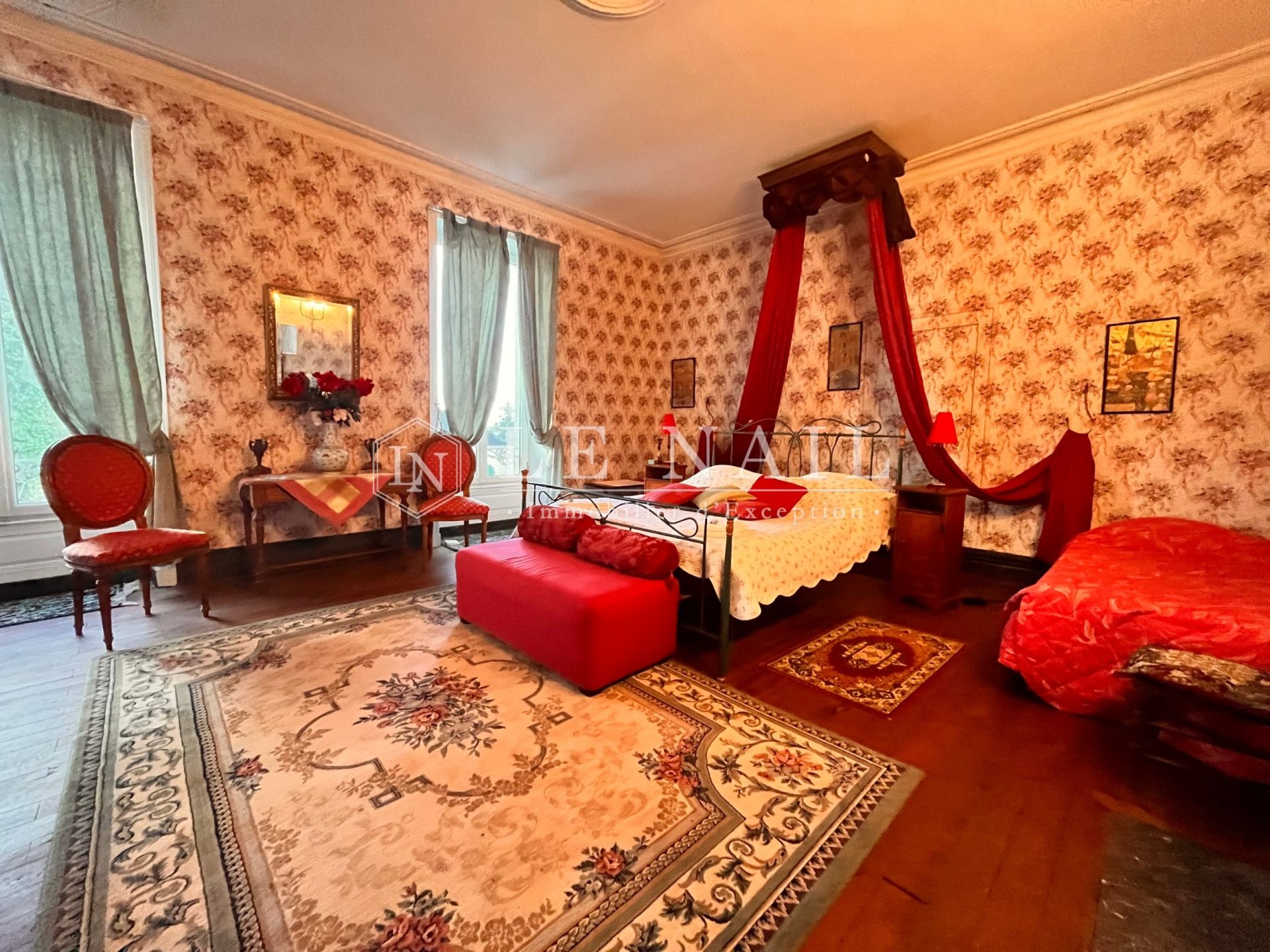 castle 15 rooms for sale on LA ROCHE SUR YON (85000)