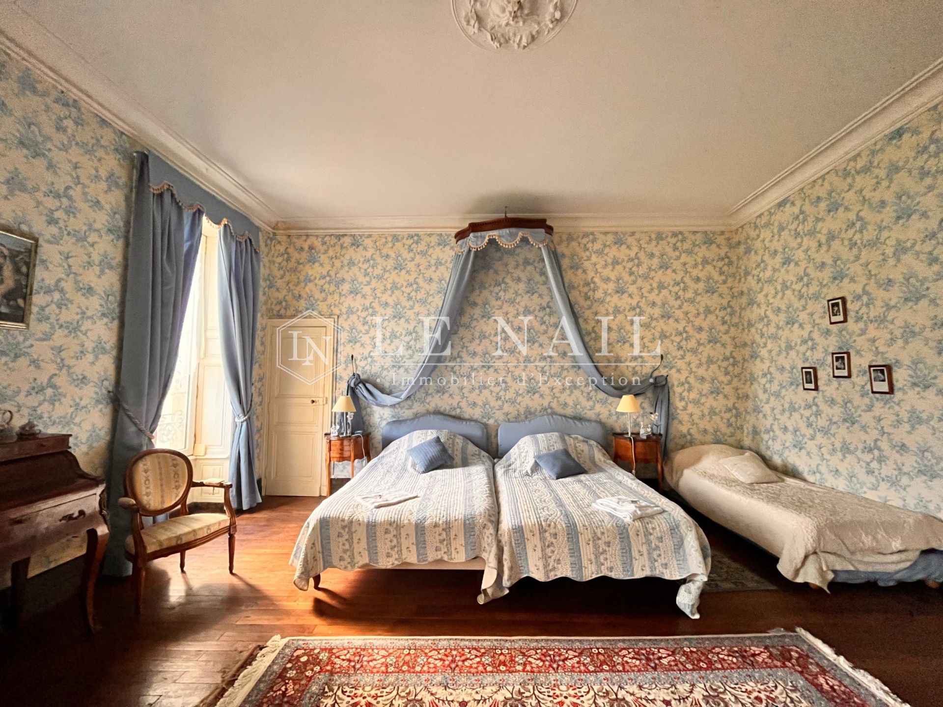 castle 15 rooms for sale on LA ROCHE SUR YON (85000)