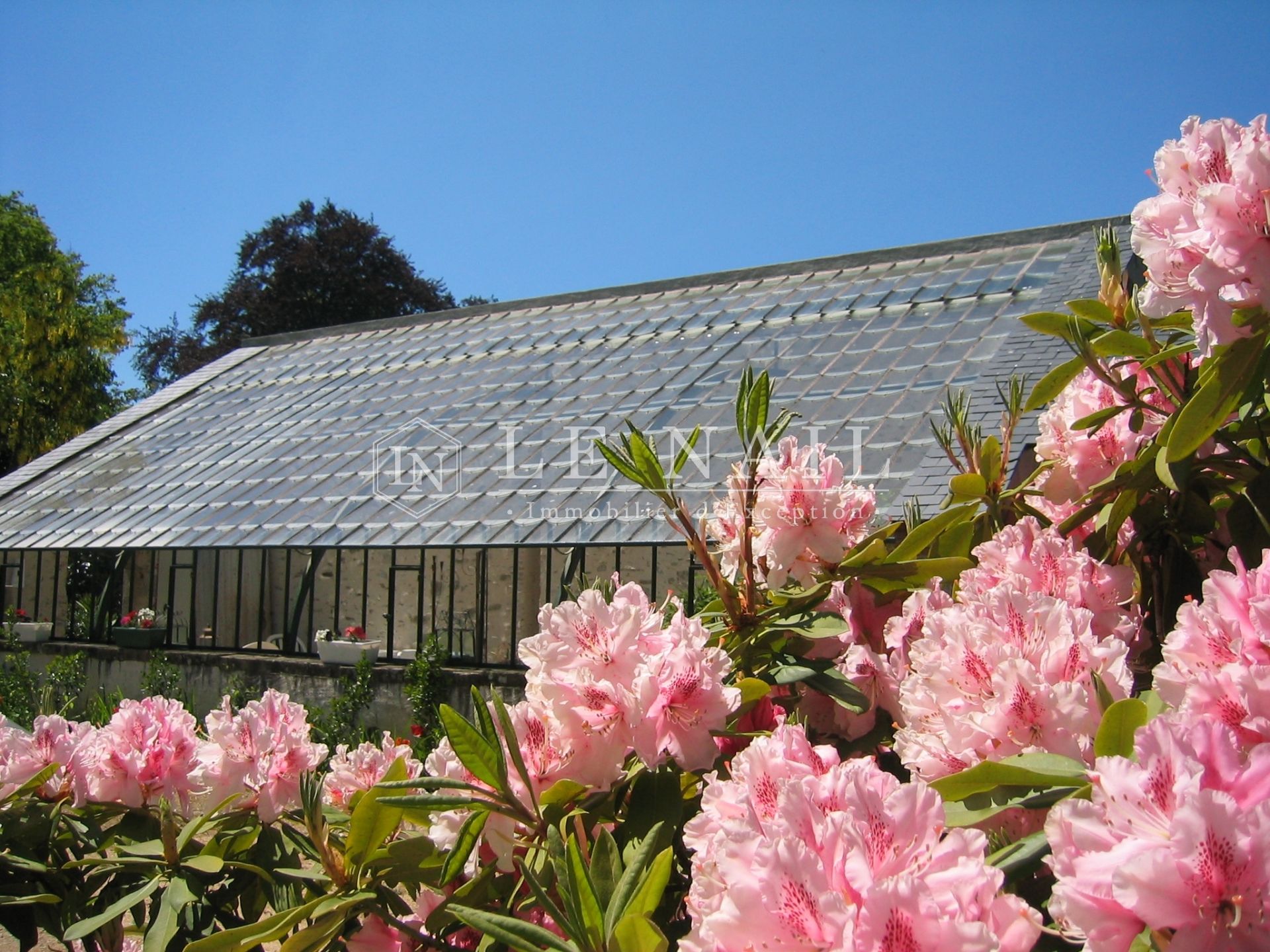 castle 15 rooms for sale on LA ROCHE SUR YON (85000)