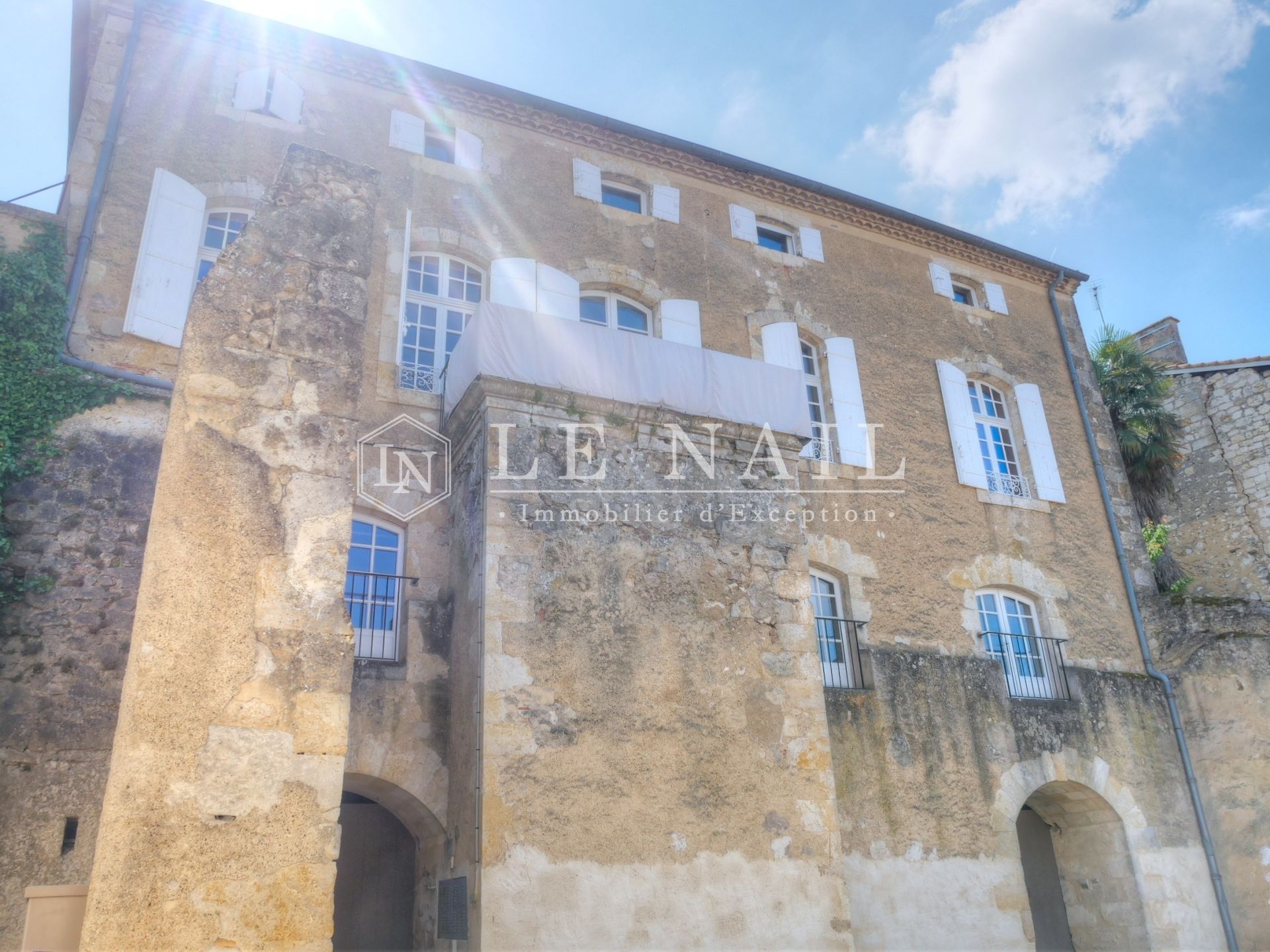 mansion 6 rooms for sale on CONDOM (32100)