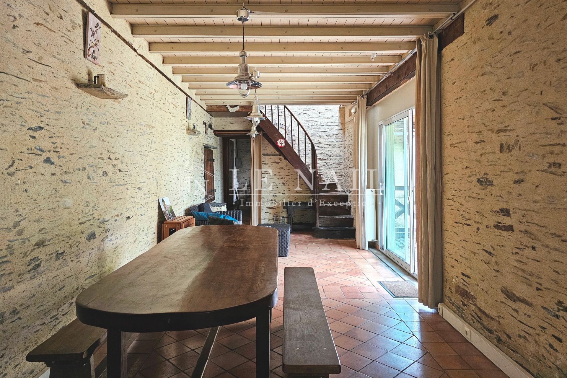 property 11 rooms for sale on ANGERS (49000)