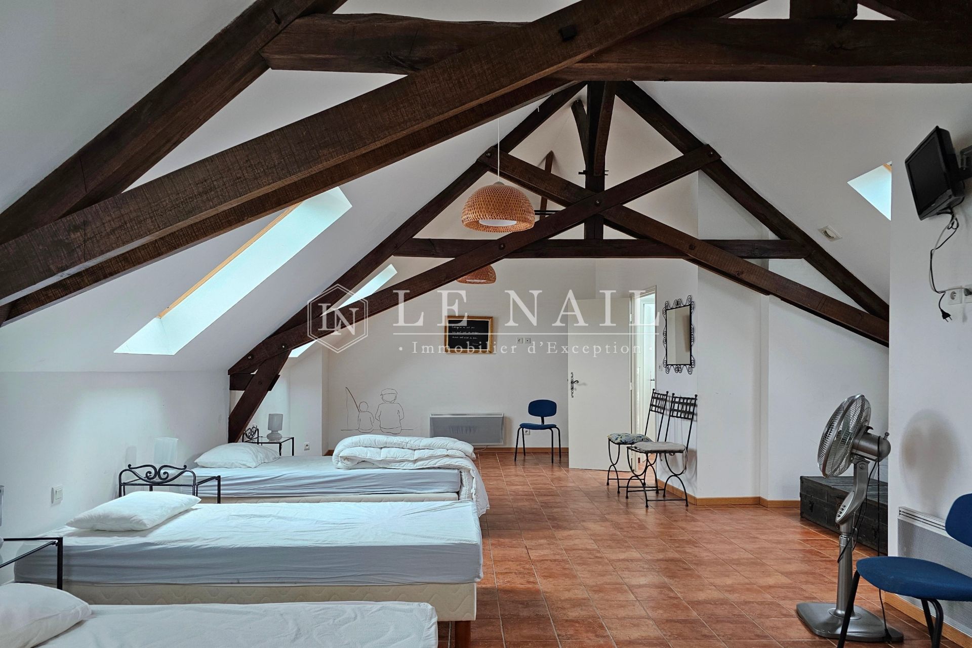 property 11 rooms for sale on ANGERS (49000)