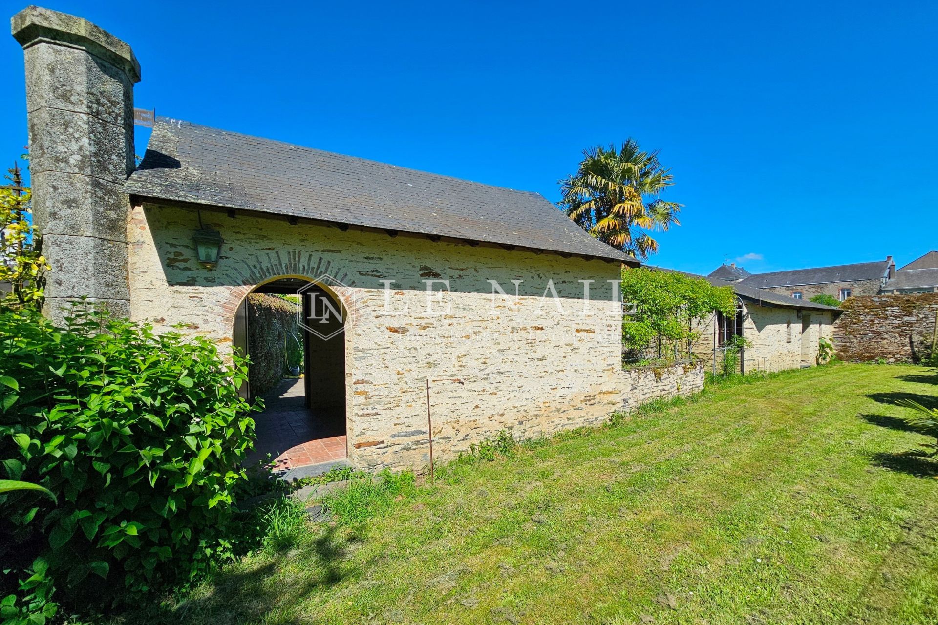 property 11 rooms for sale on ANGERS (49000)