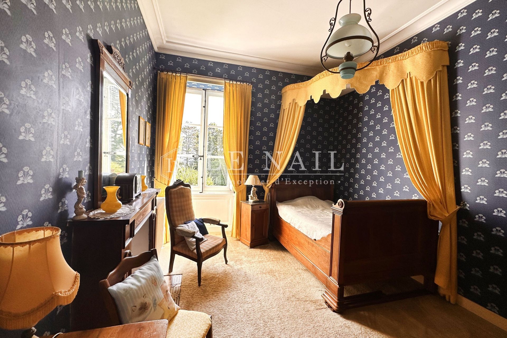 manoir 15 pièces en vente à LA HAIE FOUASSIERE (44690)