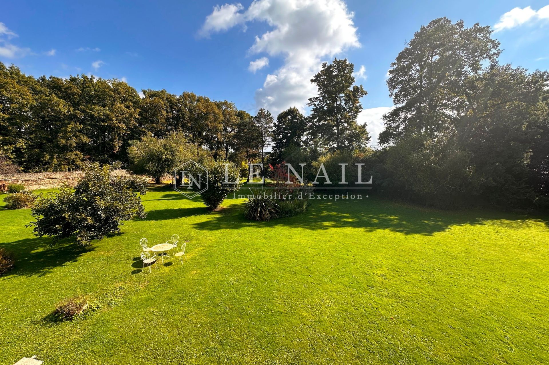 manoir 15 pièces en vente à LA HAIE FOUASSIERE (44690)