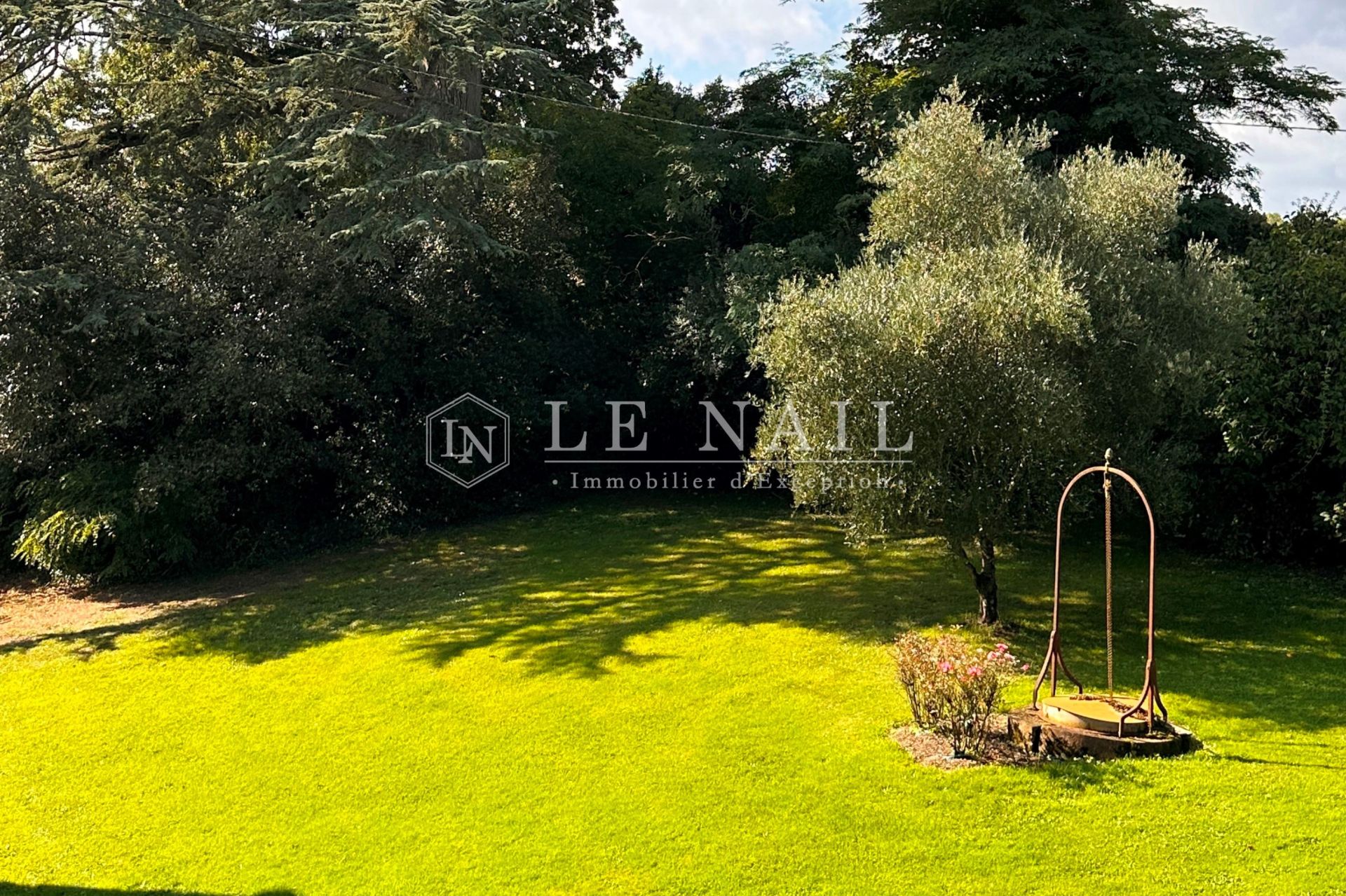 manoir 15 pièces en vente à LA HAIE FOUASSIERE (44690)