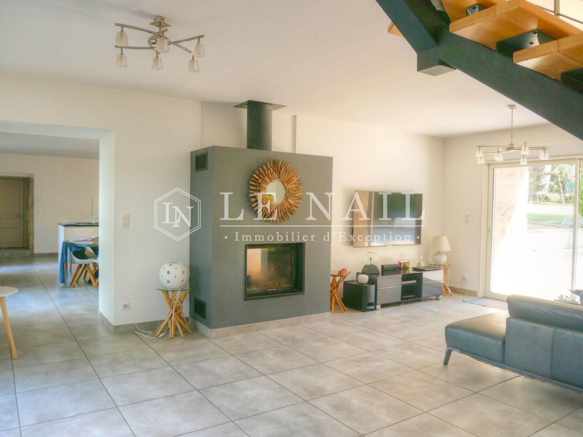 mansion 11 rooms for sale on AGEN (47000)