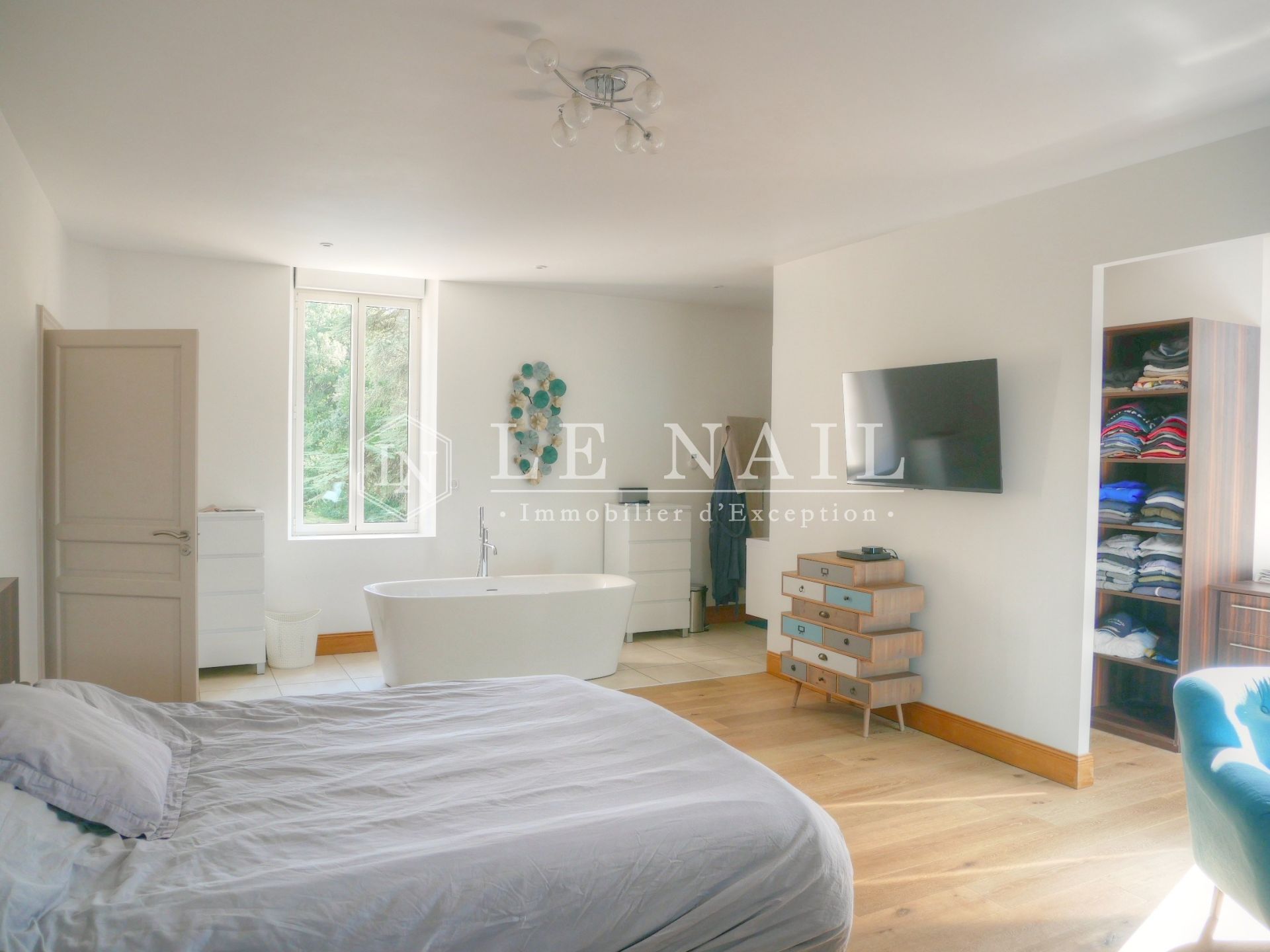 mansion 11 rooms for sale on AGEN (47000)