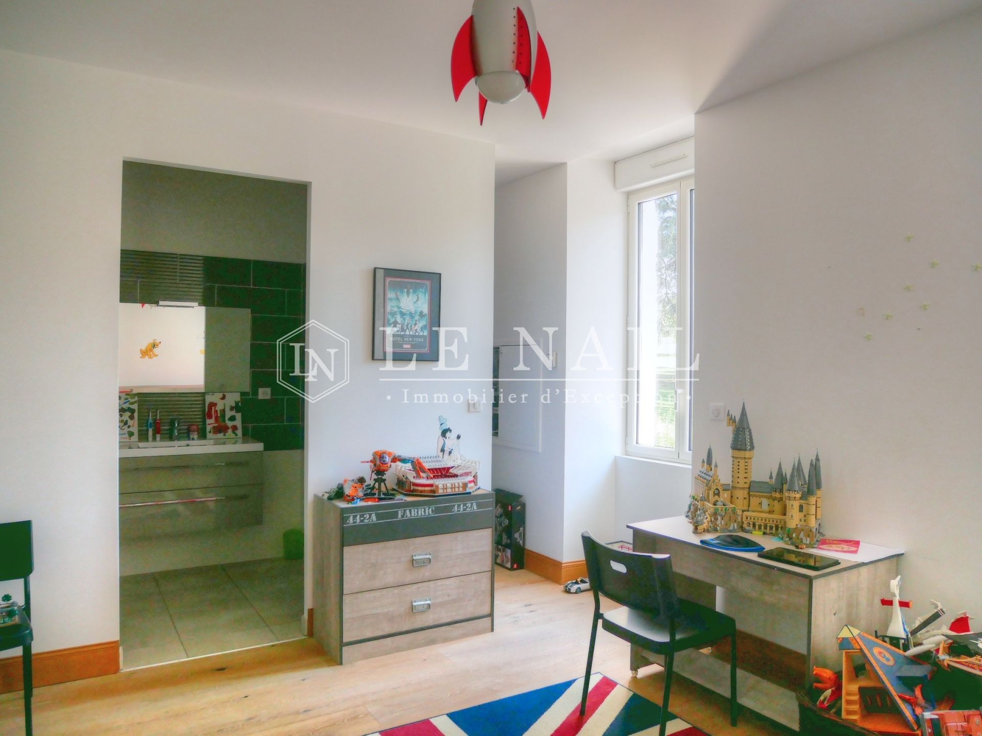 mansion 11 rooms for sale on AGEN (47000)