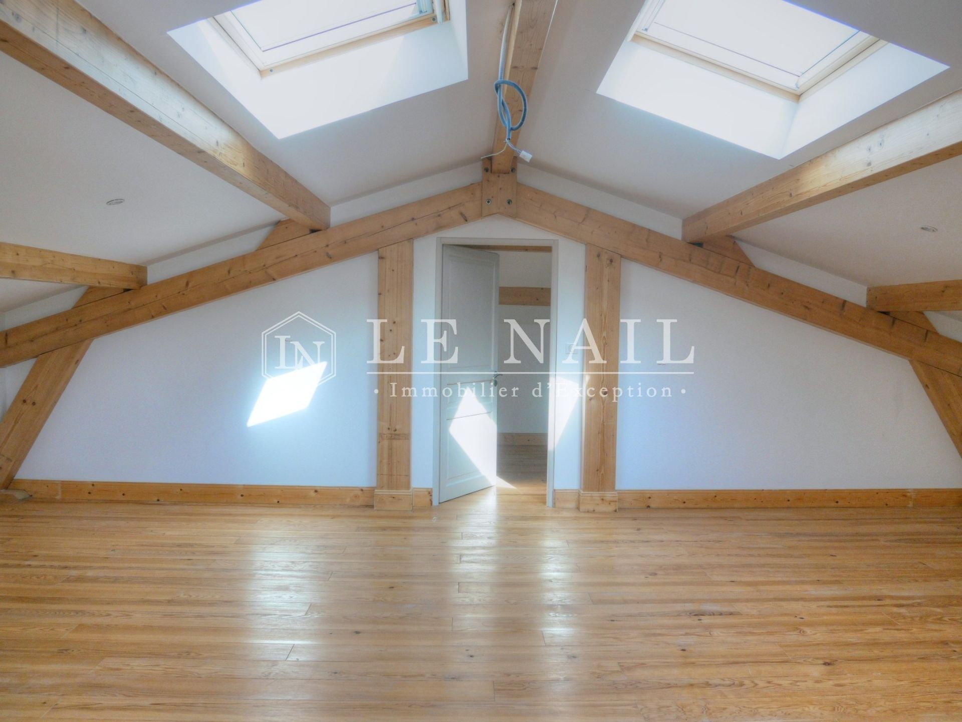 mansion 11 rooms for sale on AGEN (47000)