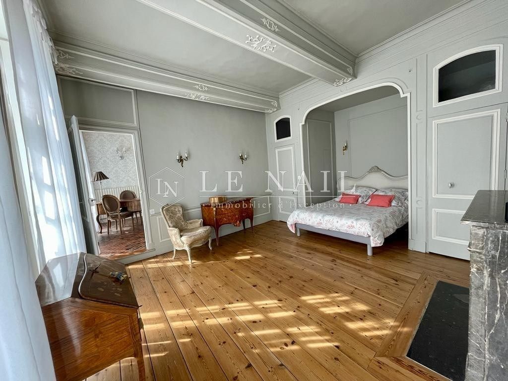 hôtel particulier 15 pièces en vente à STE MERE EGLISE (50480)