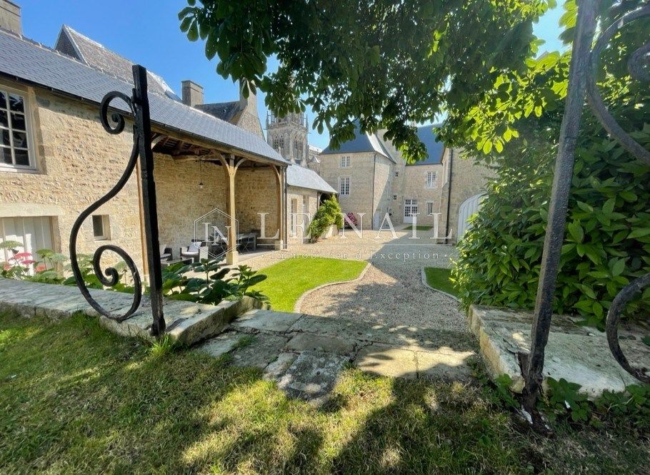 hôtel particulier 15 pièces en vente à STE MERE EGLISE (50480)