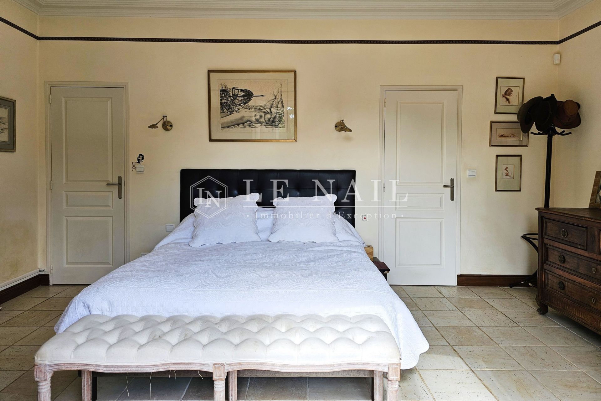 property 10 rooms for sale on ANGERS (49000)